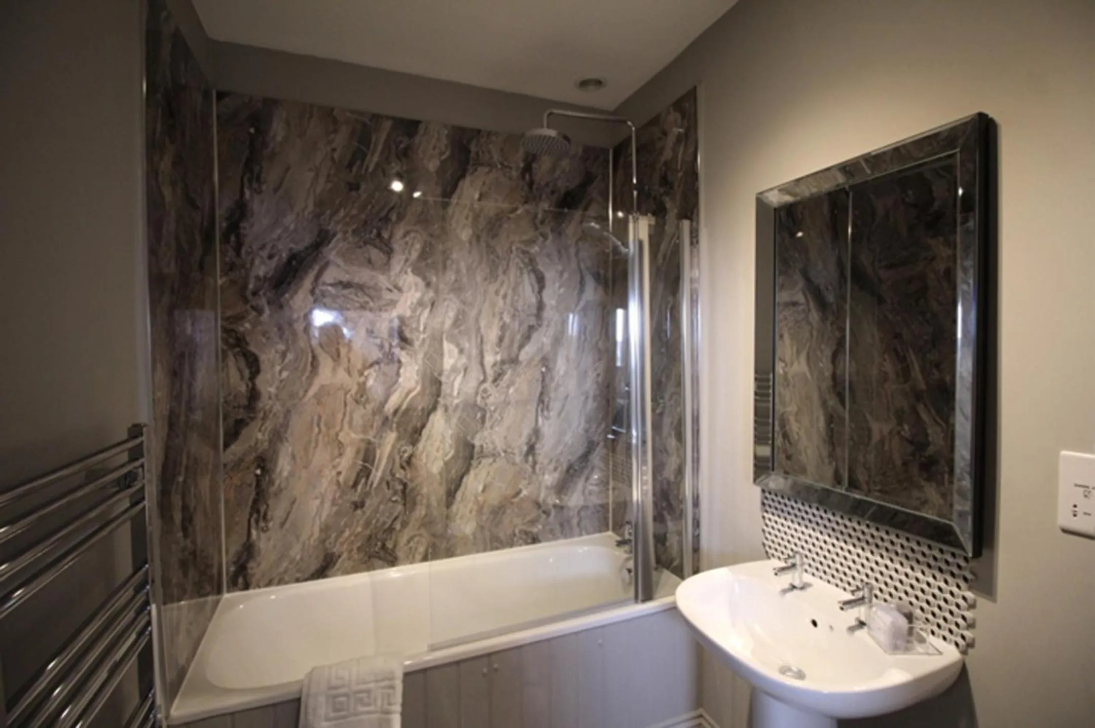 Shower in Bampton Townhouse