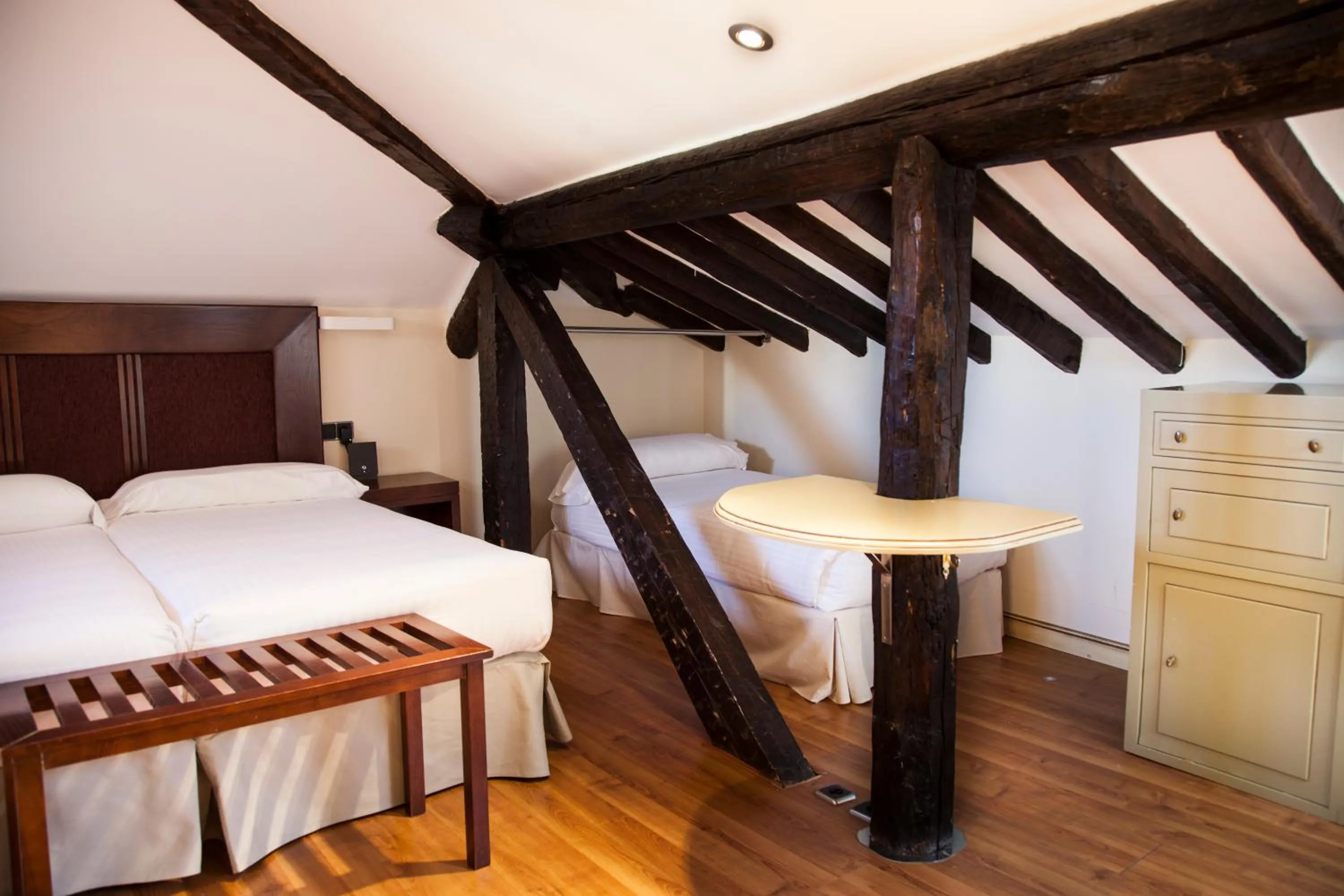Junior Suite Abhuardillada in Hotel Soria Plaza Mayor