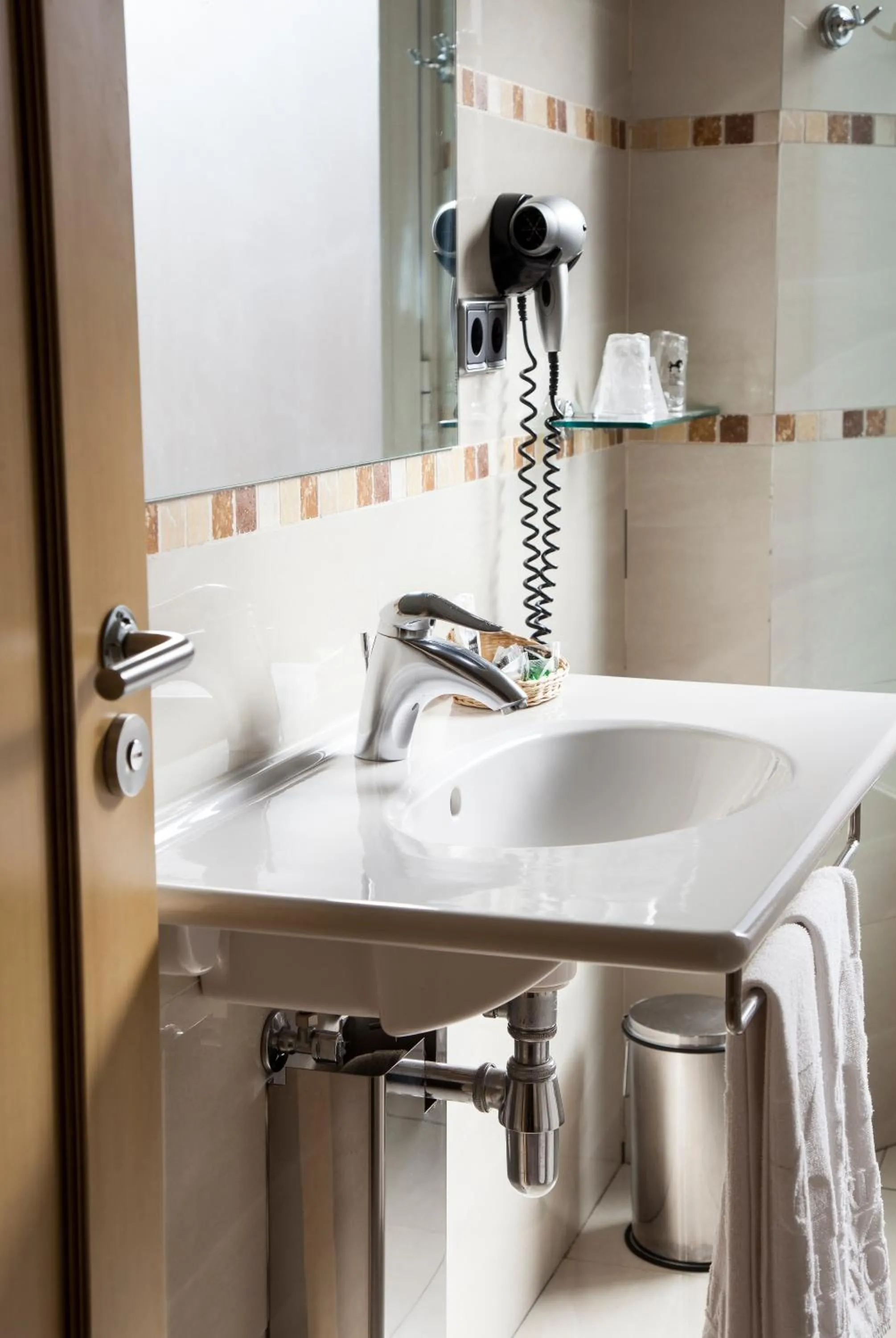 Superior Twin Room in Hotel Soria Plaza Mayor