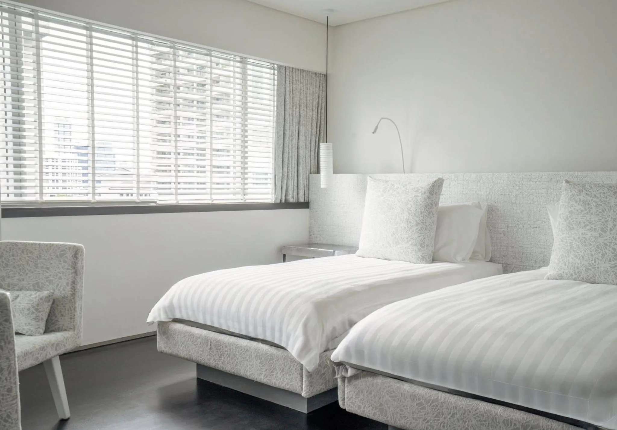 Photo of the whole room, Bed in COMO Metropolitan Bangkok