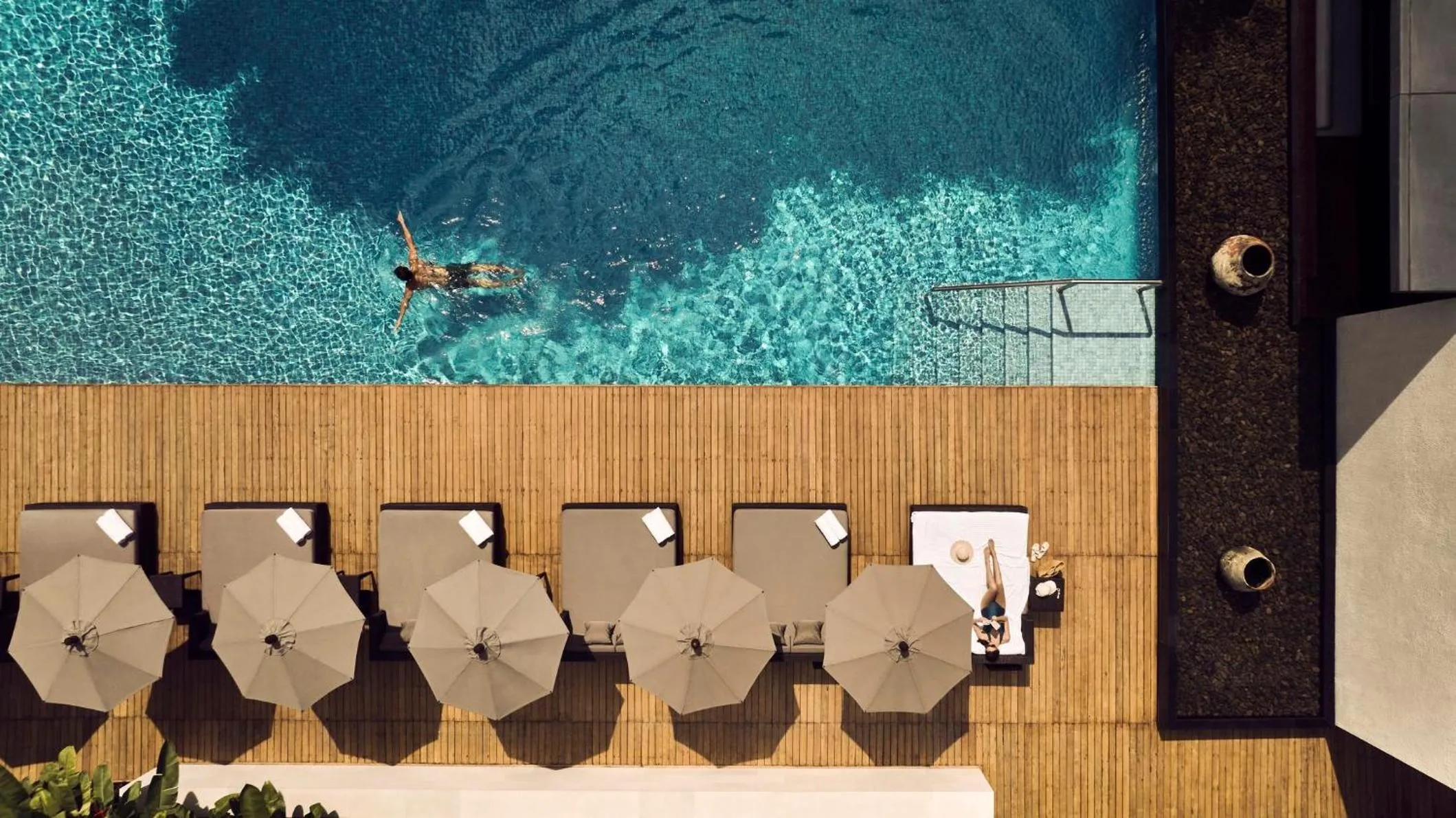 Swimming pool in COMO Metropolitan Bangkok