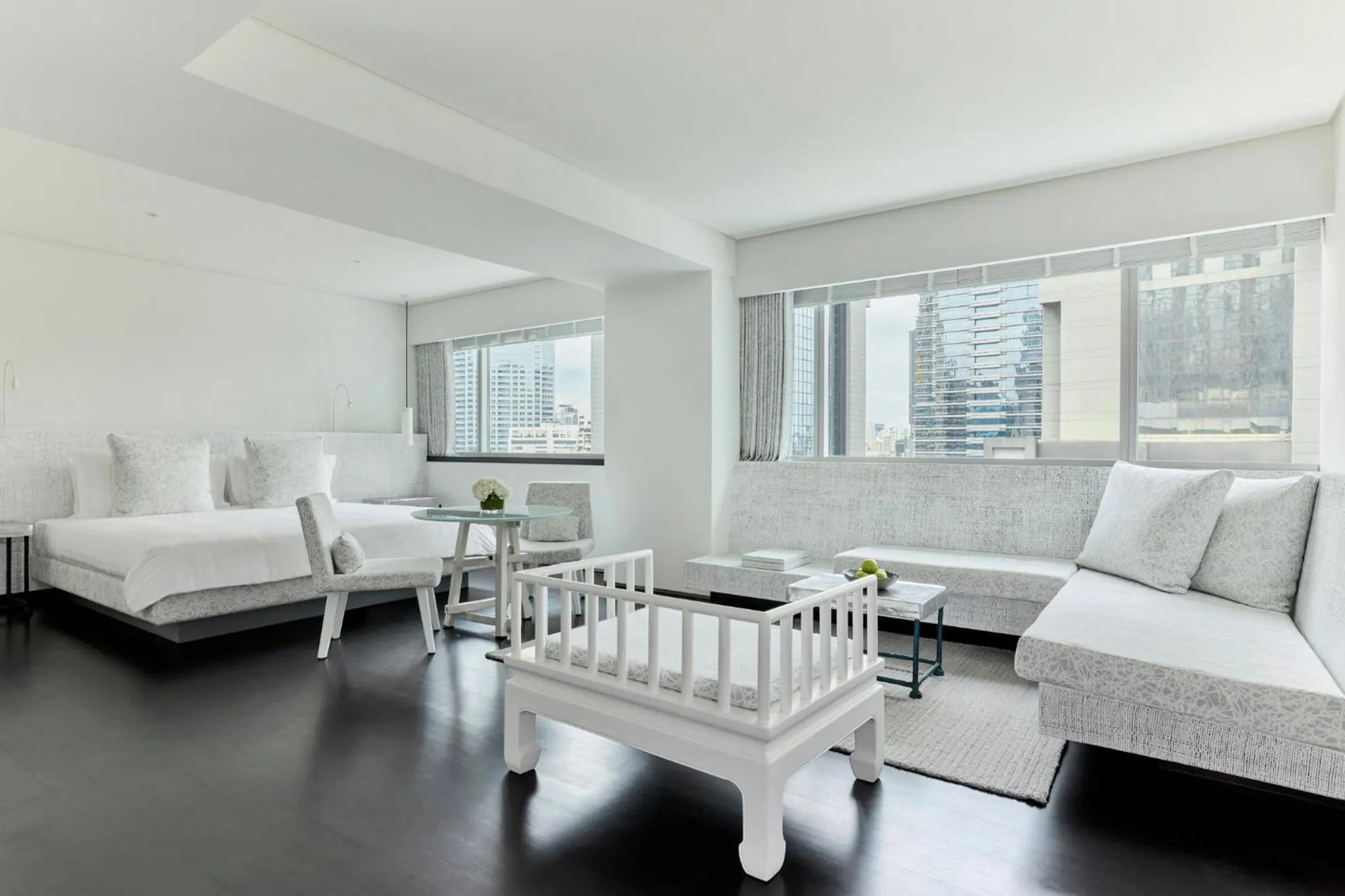 Photo of the whole room, Bed in COMO Metropolitan Bangkok