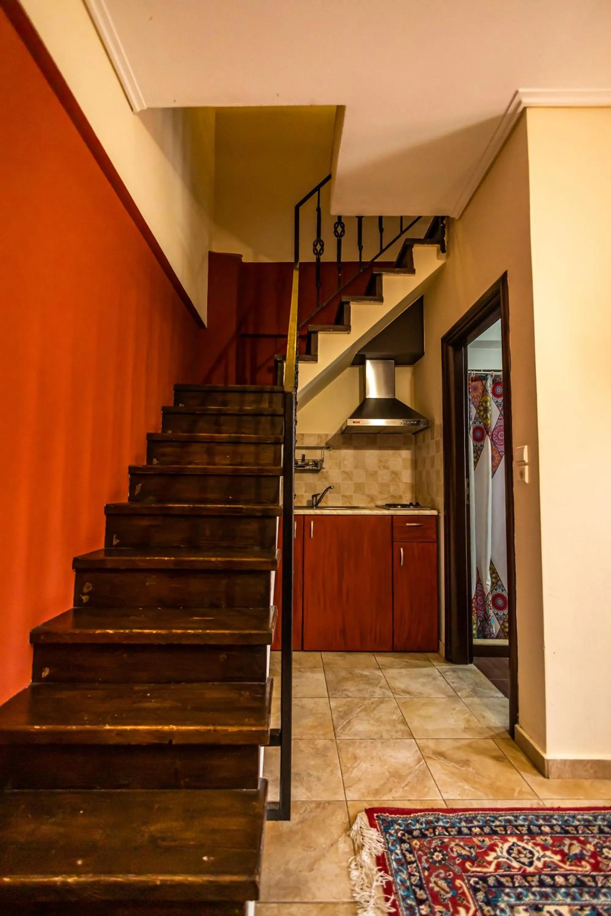 Photo of the whole room in Enastron