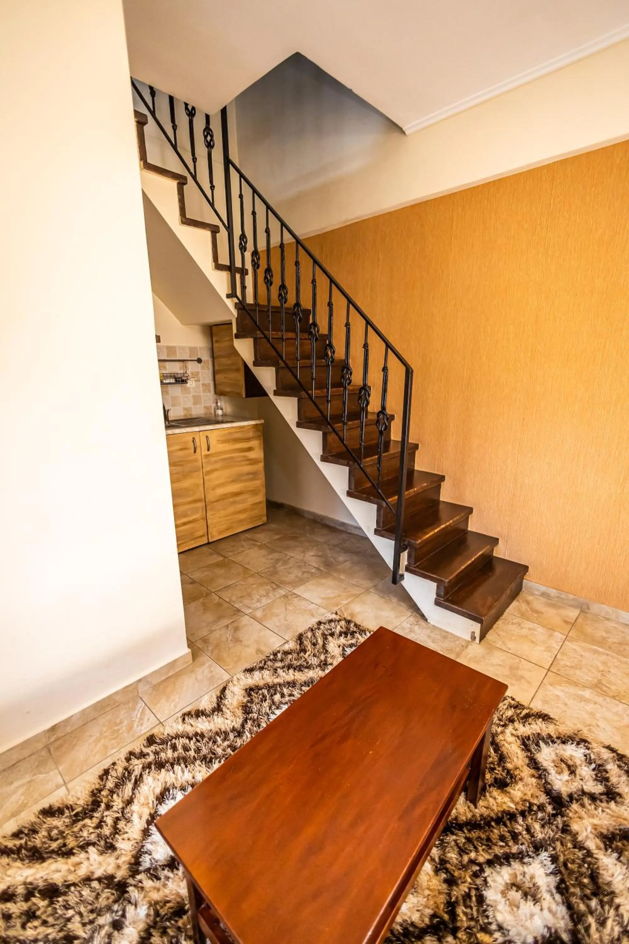 Photo of the whole room in Enastron