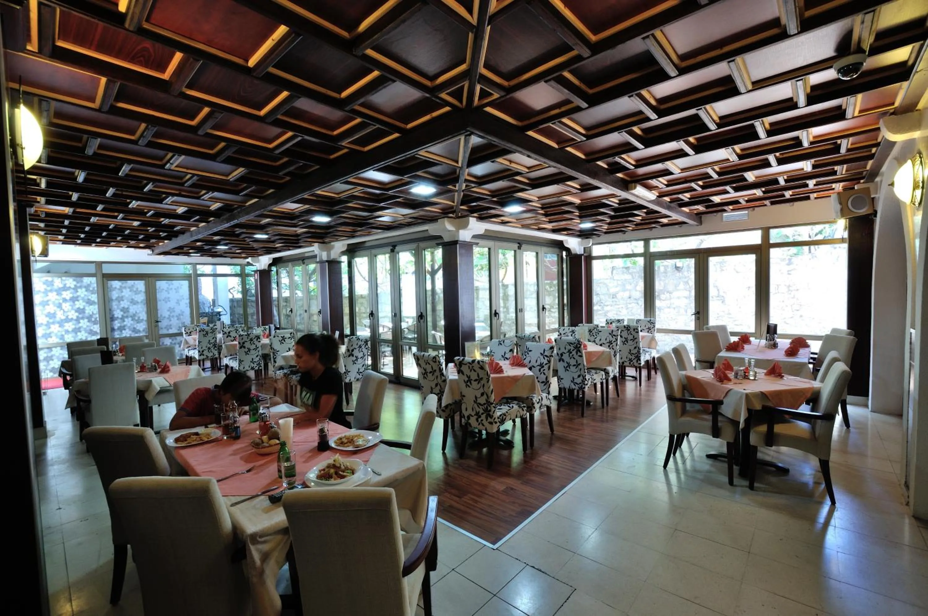 Restaurant/places to eat in Vila Đurić - Ex Hotel Đurić