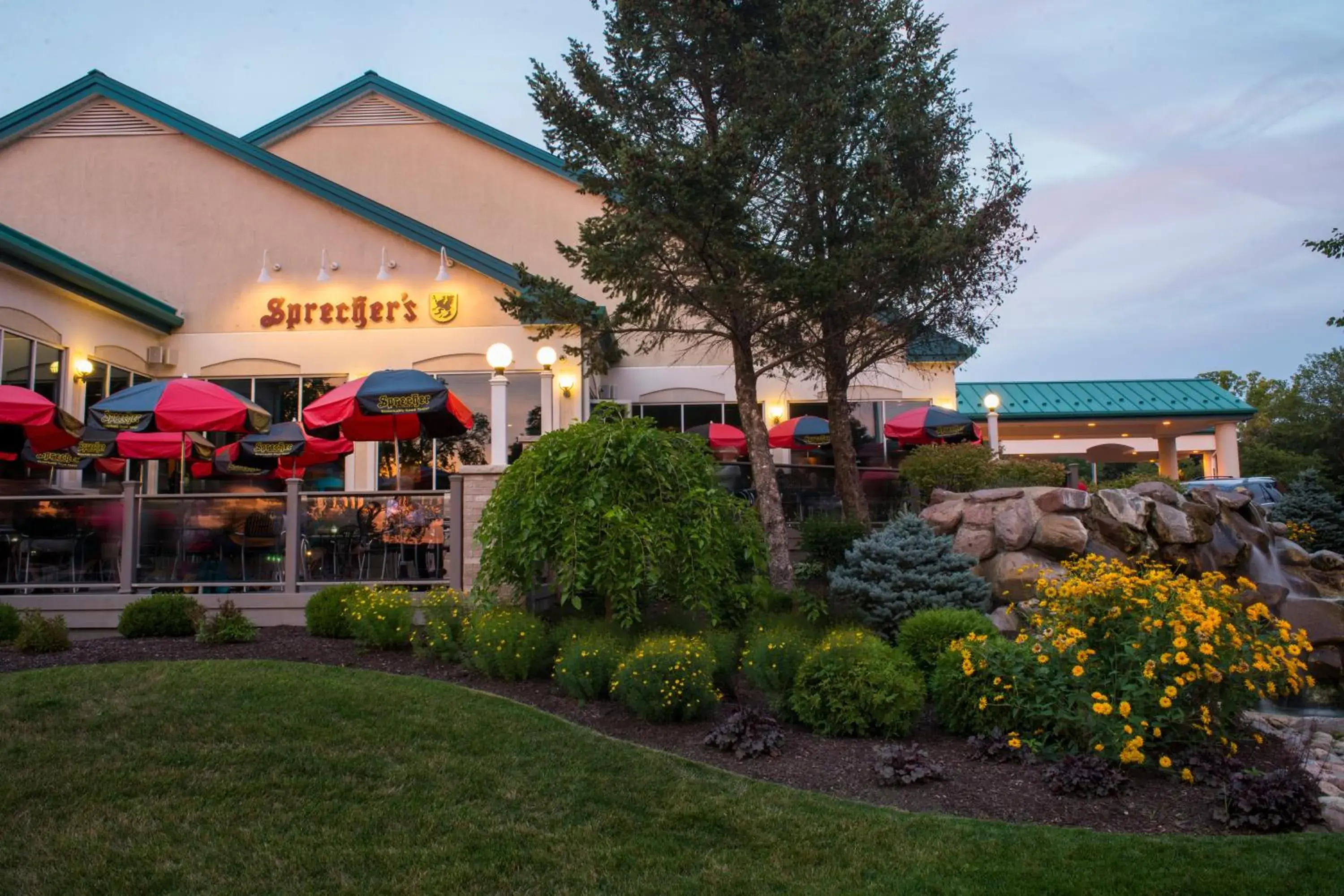 Restaurant/places to eat in The Cove of Lake Geneva Restaurant/places to eat in The Cove of Lake Geneva