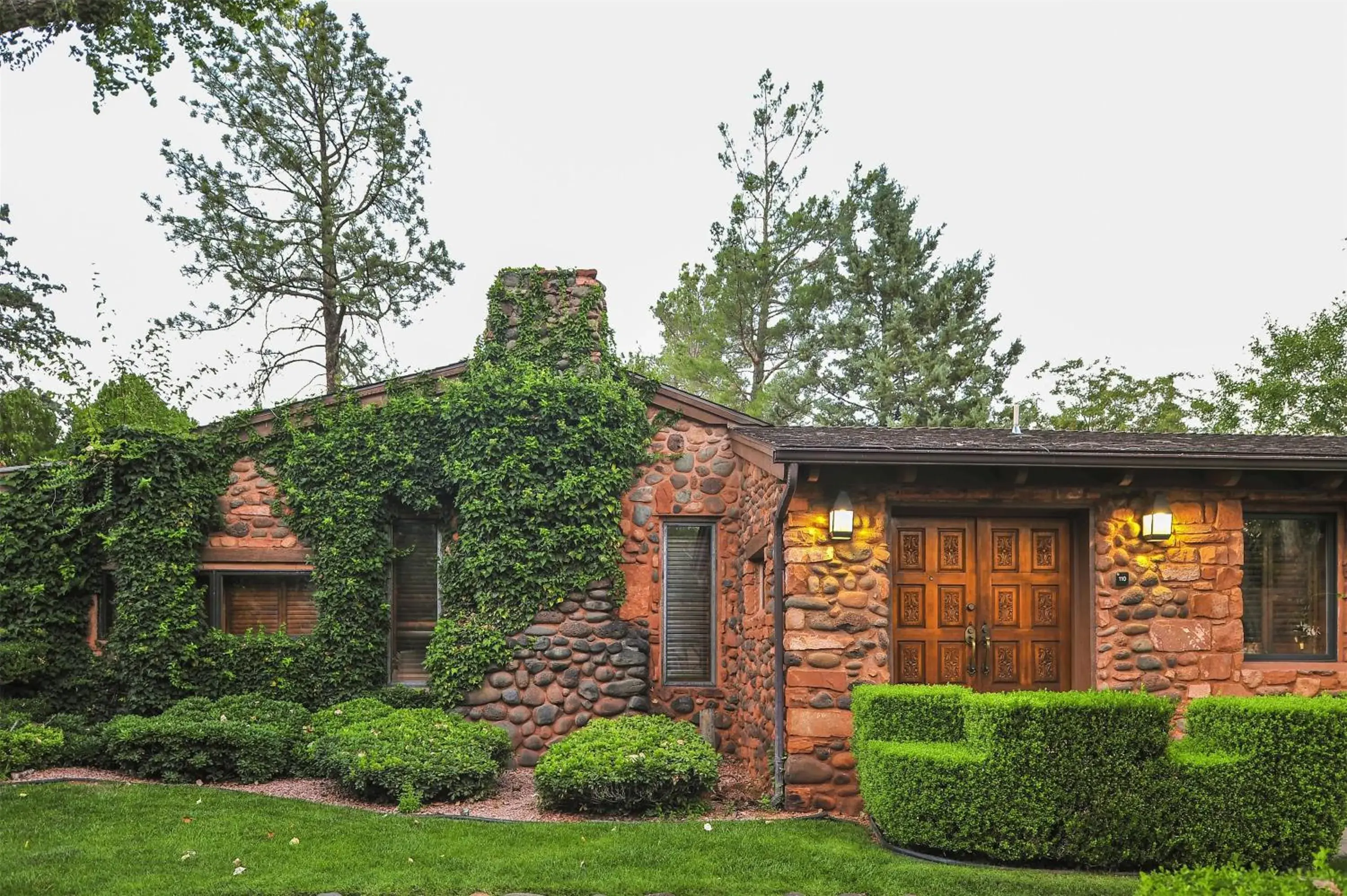 Photo of the whole room in Hilton Vacation Club Los Abrigados Resort & Spa Sedona Photo of the whole room in Hilton Vacation Club Los Abrigados Resort & Spa Sedona