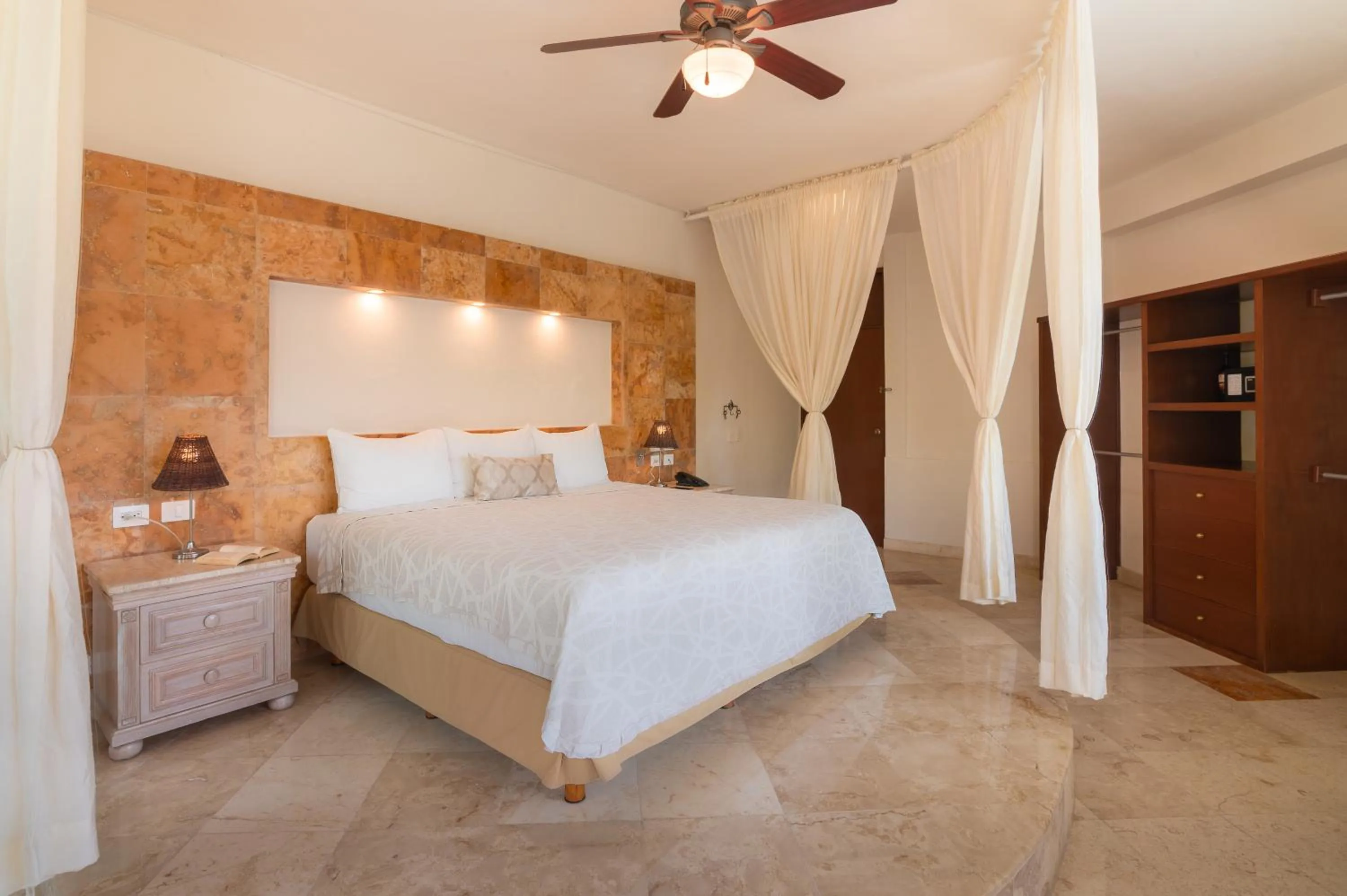 Photo of the whole room, Bed in Villa Palmeras