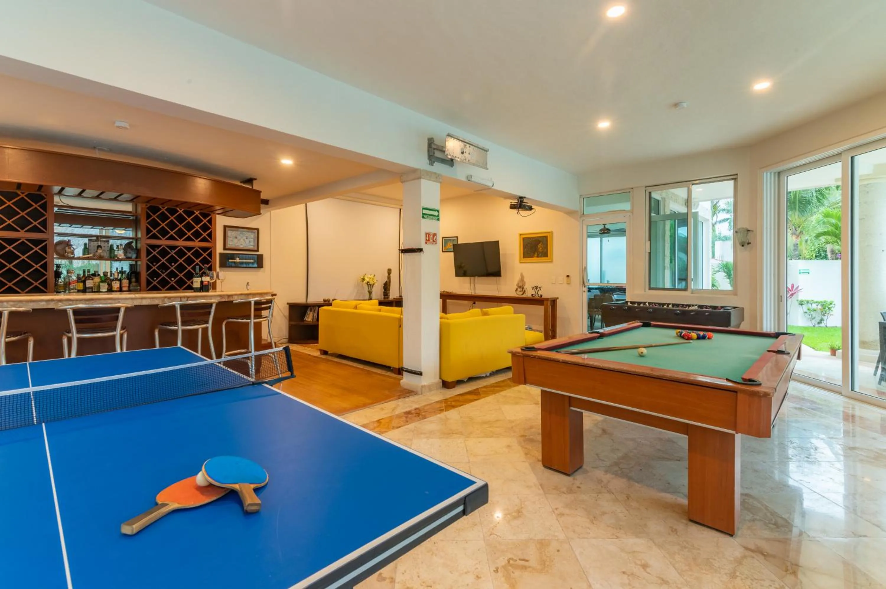 Game Room in Villa Palmeras