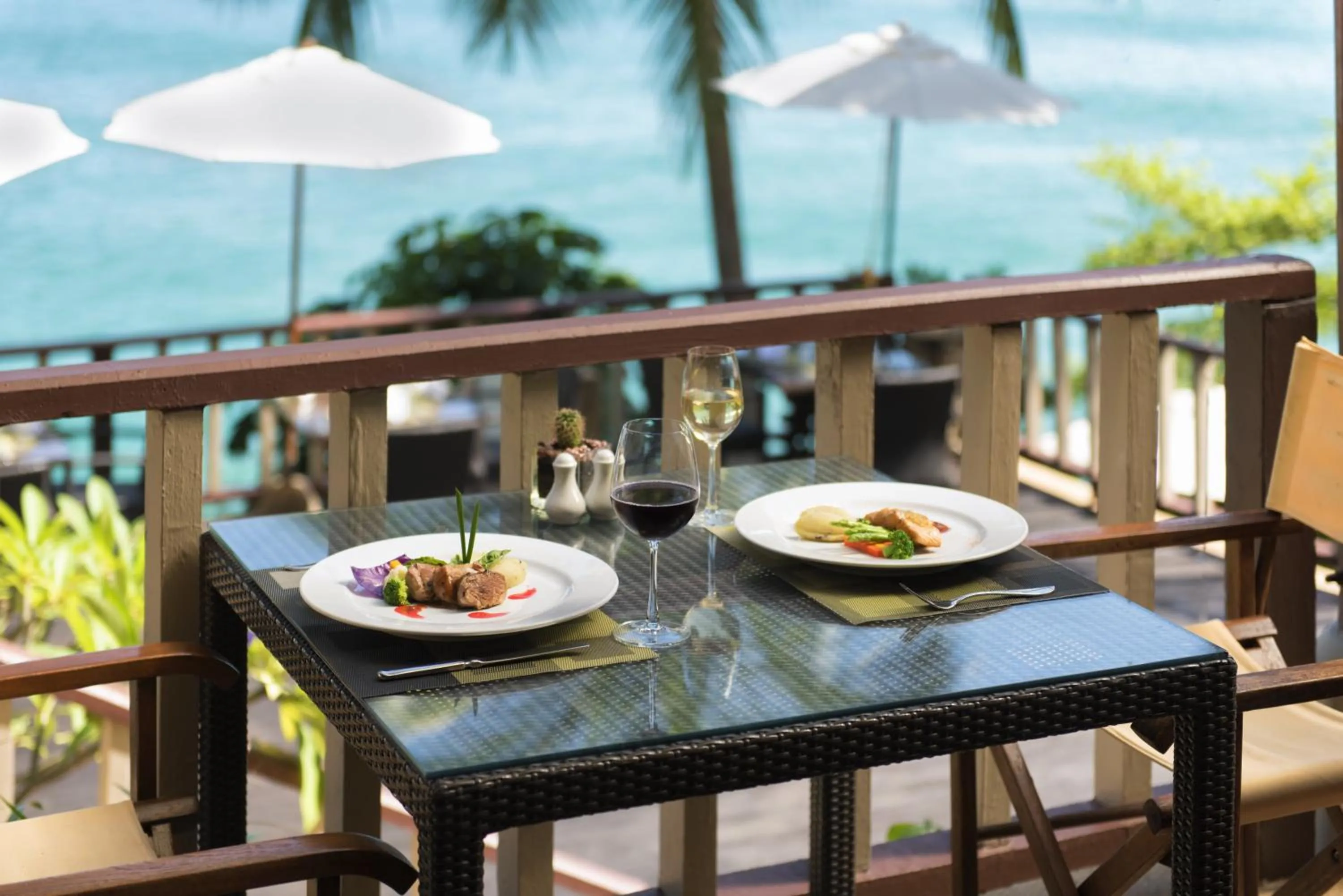 Restaurant/places to eat in Centara Villas Phuket