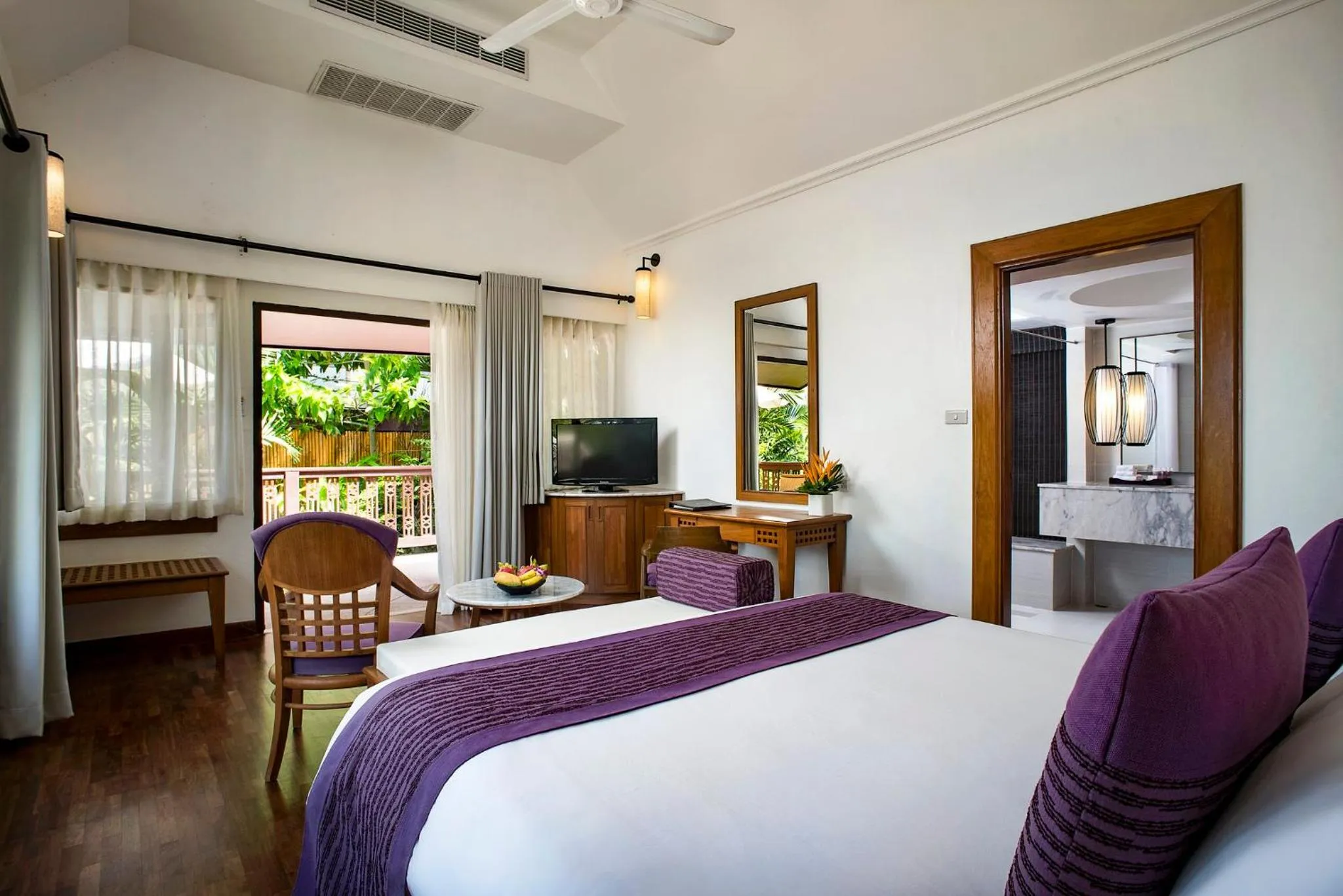 Photo of the whole room, Bed in Centara Villas Phuket