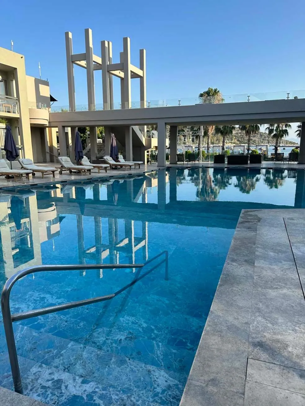 Swimming pool in Hotel Ambrosia