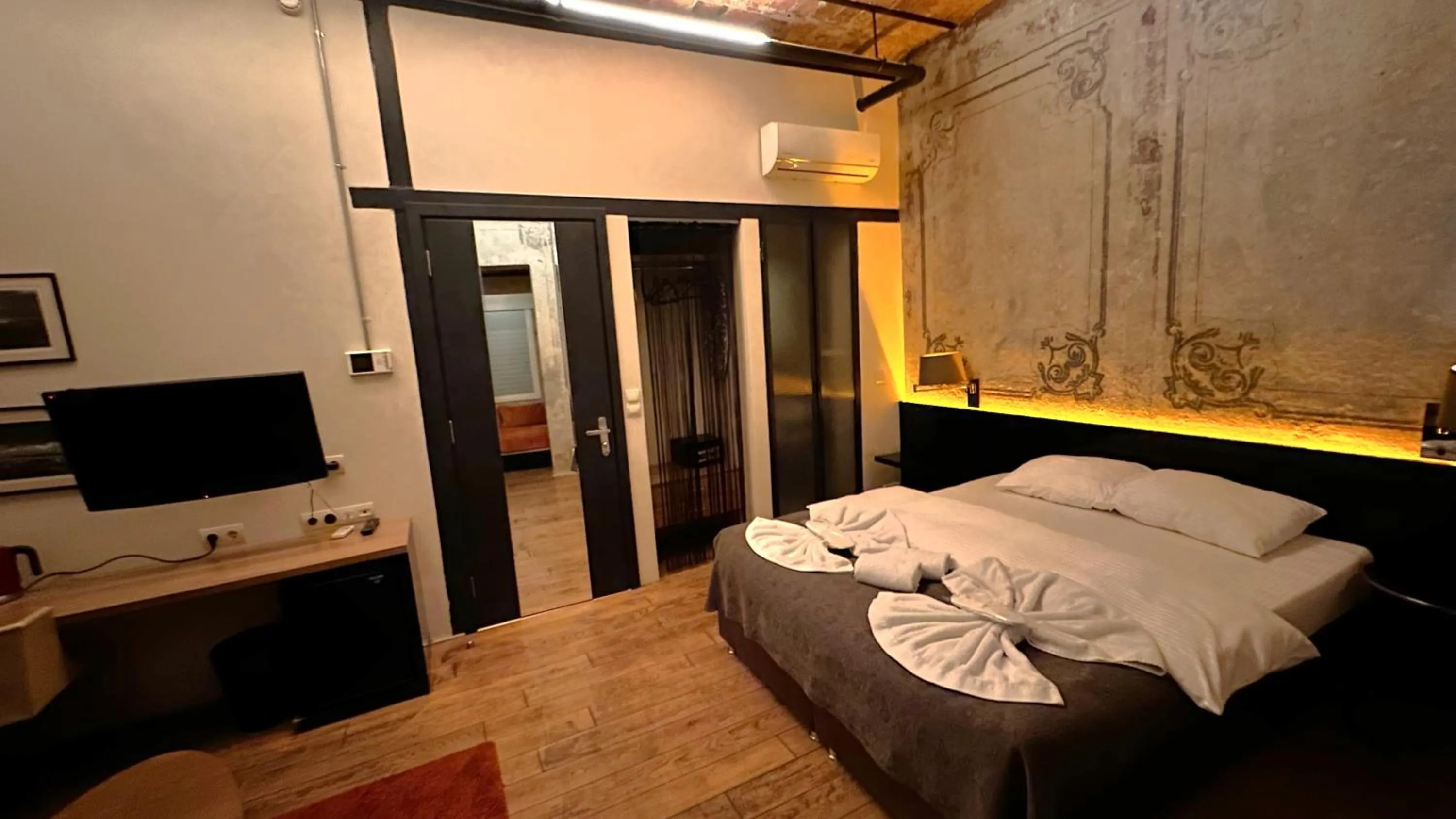 Bed in Rooms Galata