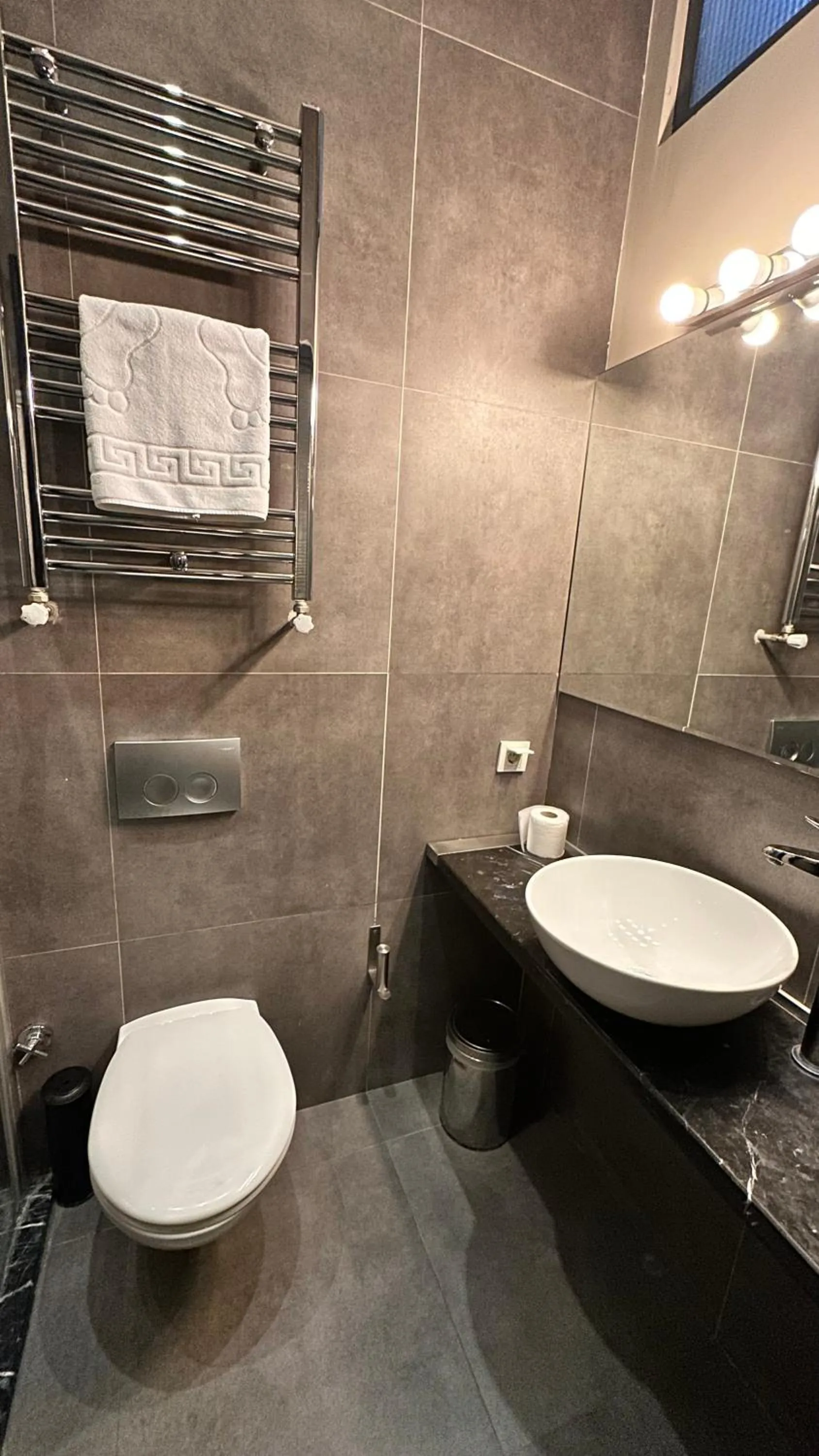 Shower in Rooms Galata