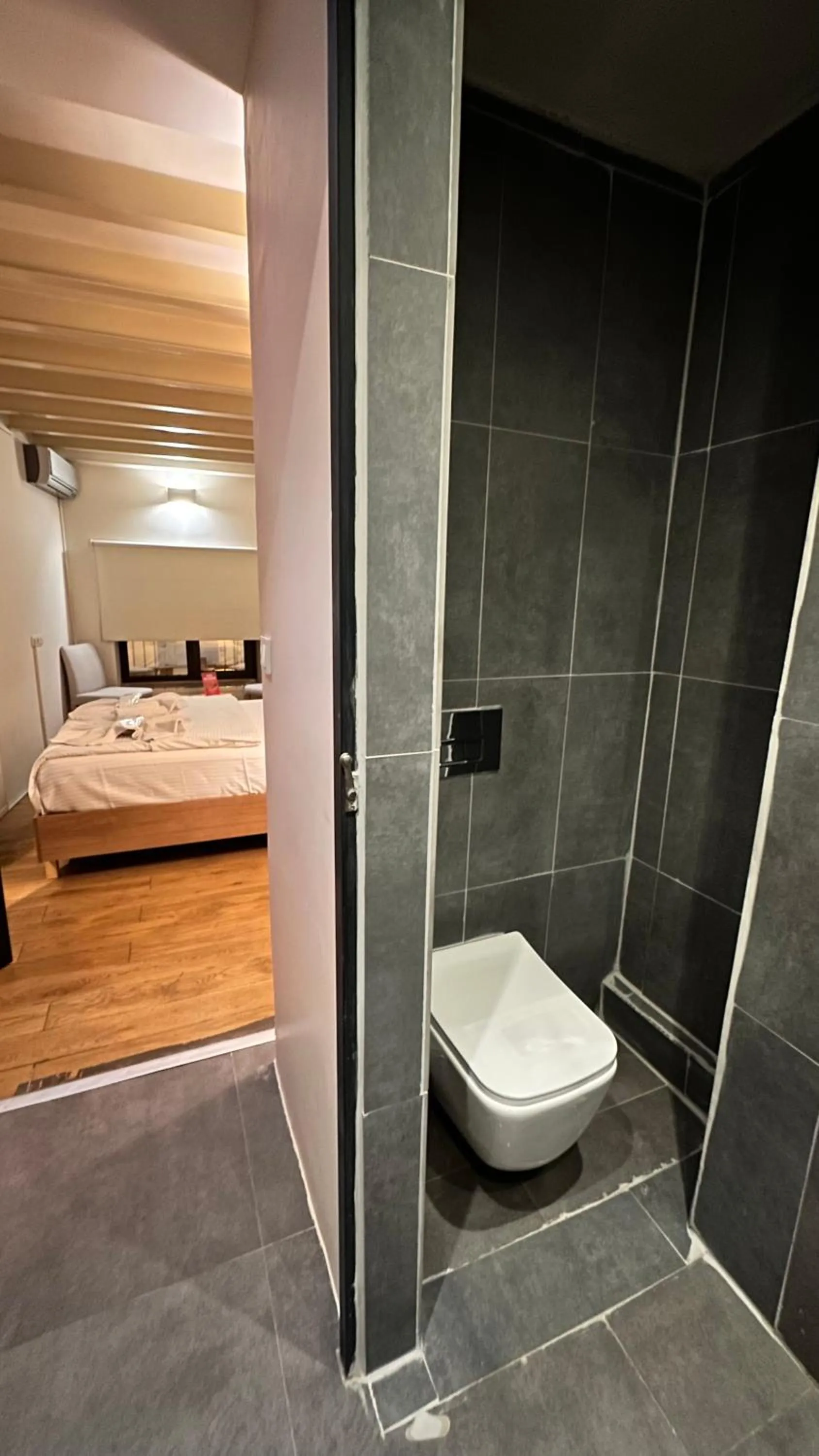 Toilet in Rooms Galata