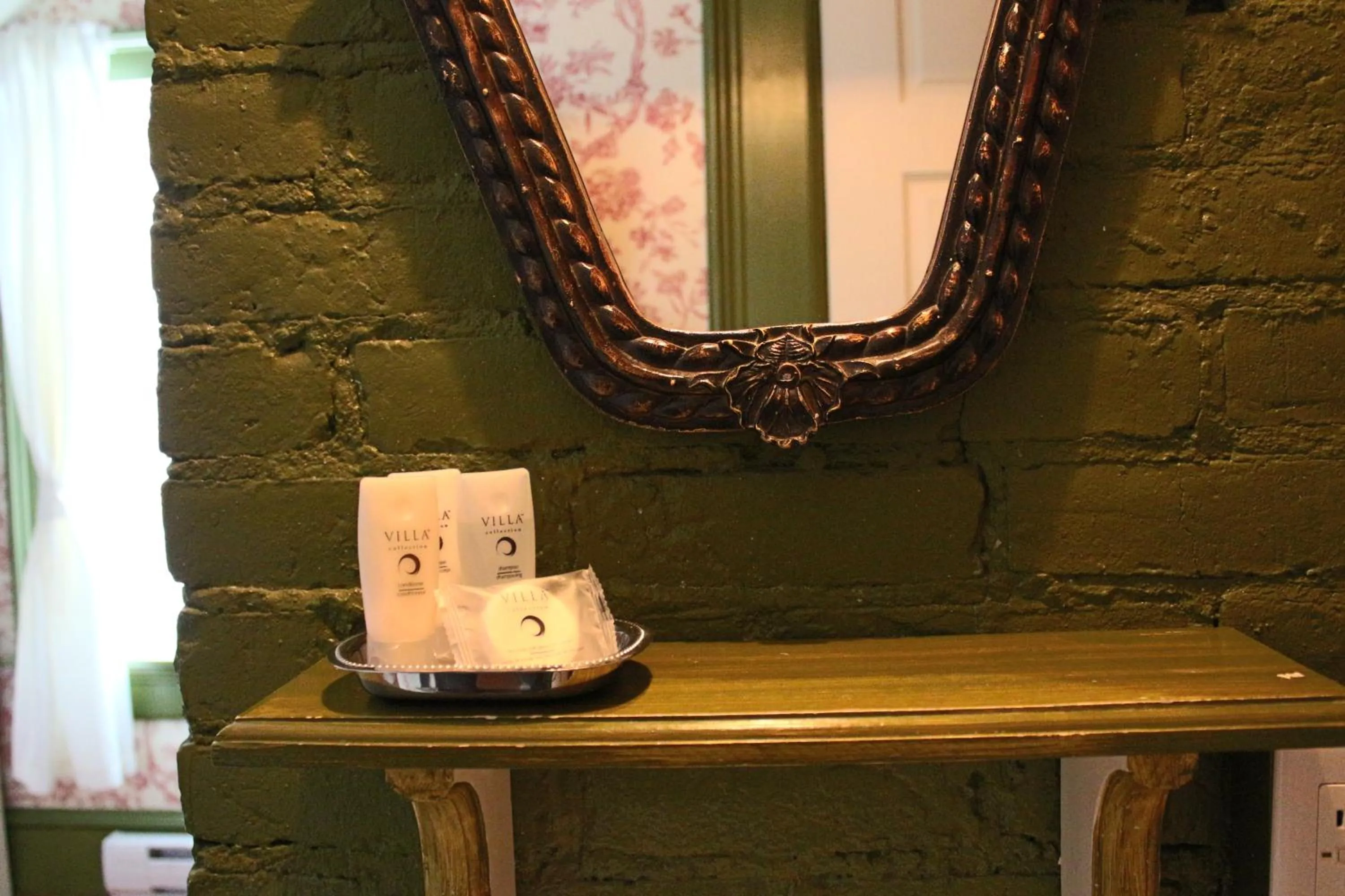 Decorative detail in La Belle Victorienne