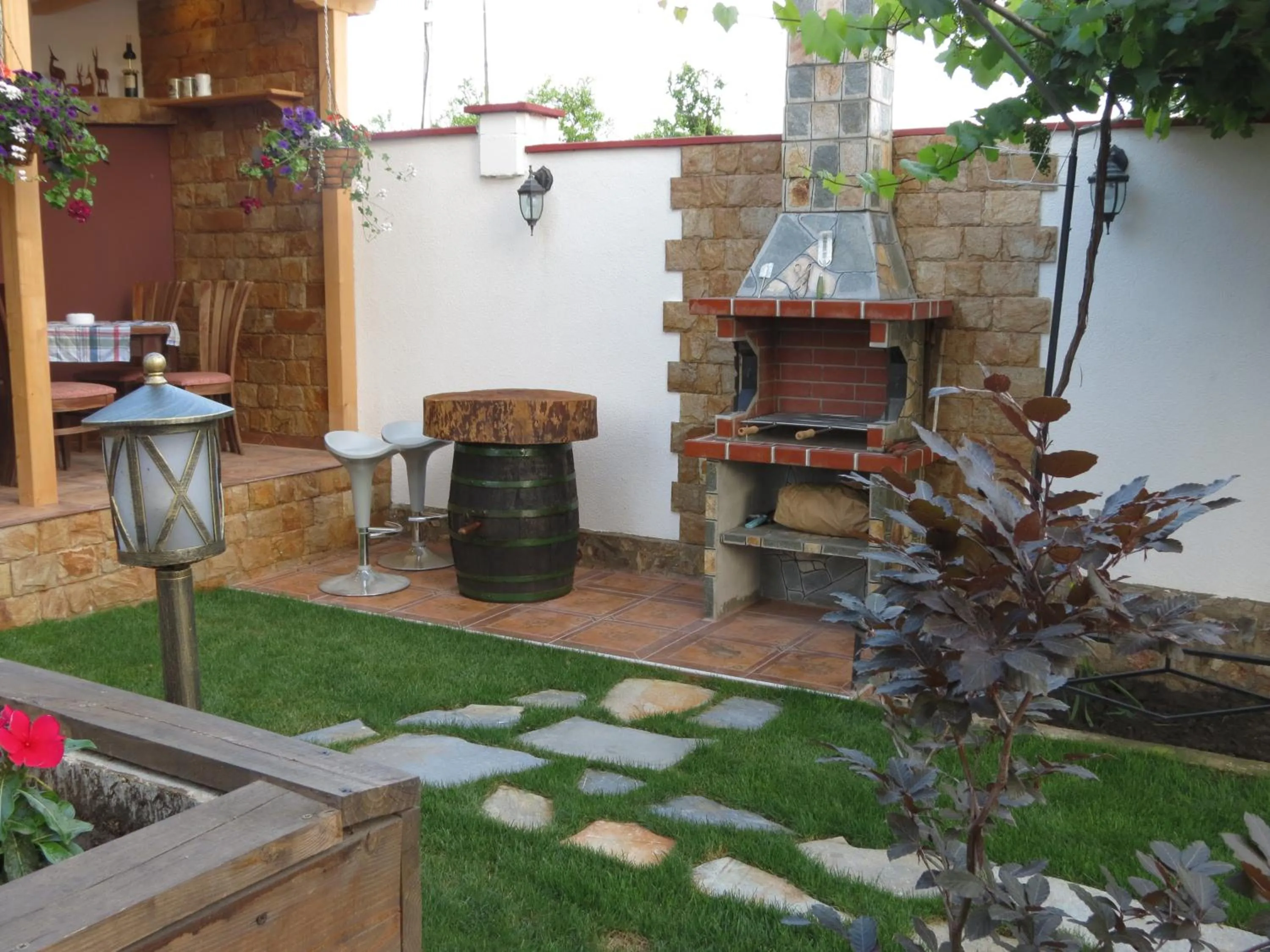 Garden in Aurora Guest House