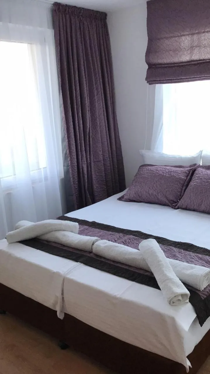 Bed in Aurora Guest House