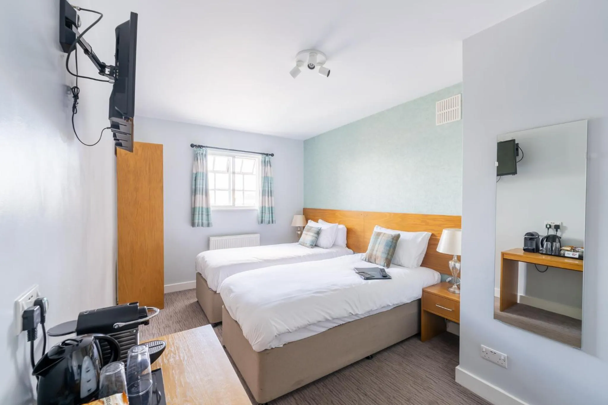 Bedroom, Bed in Queen Street Tap