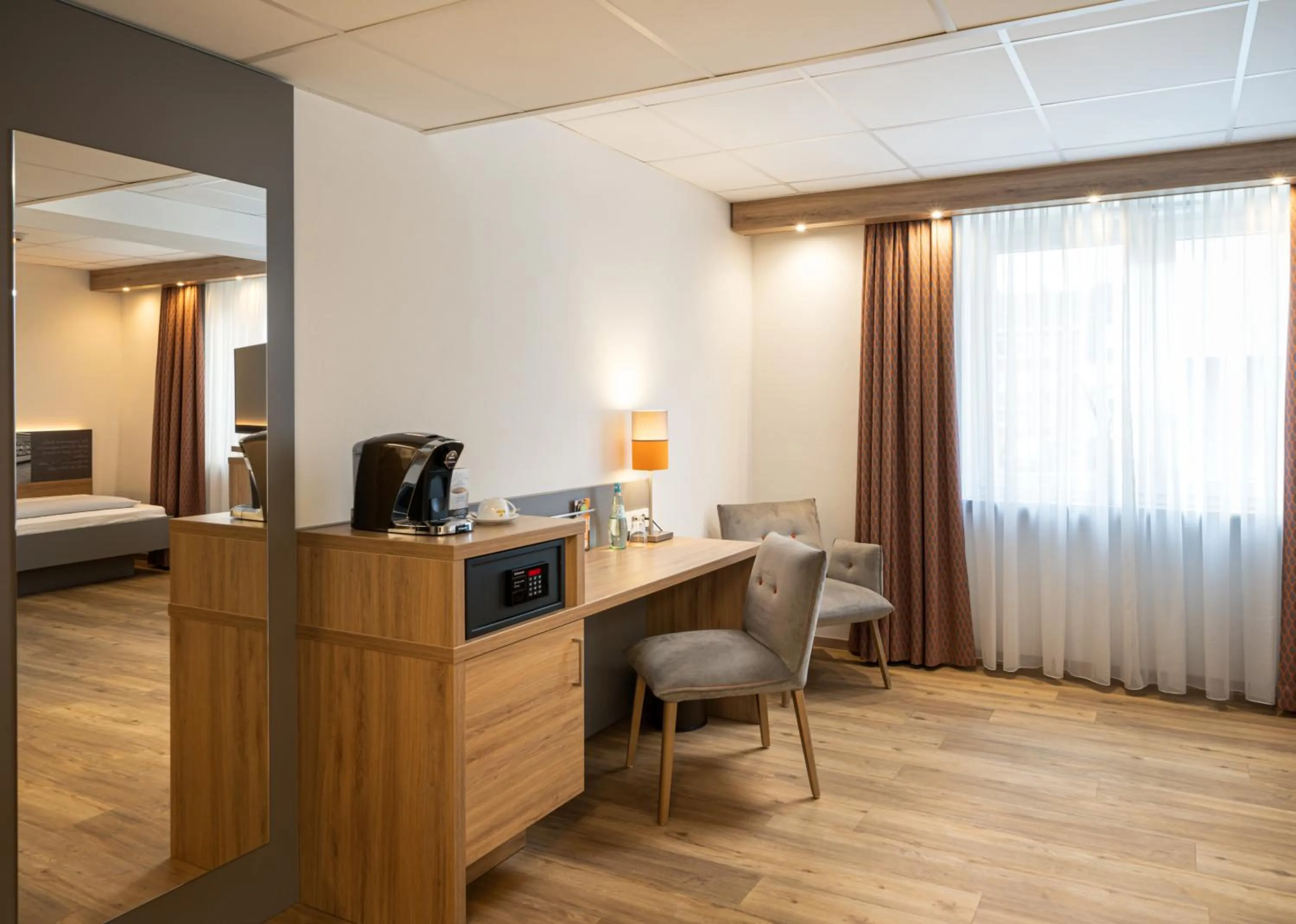 Photo of the whole room, Bed in Food Hotel