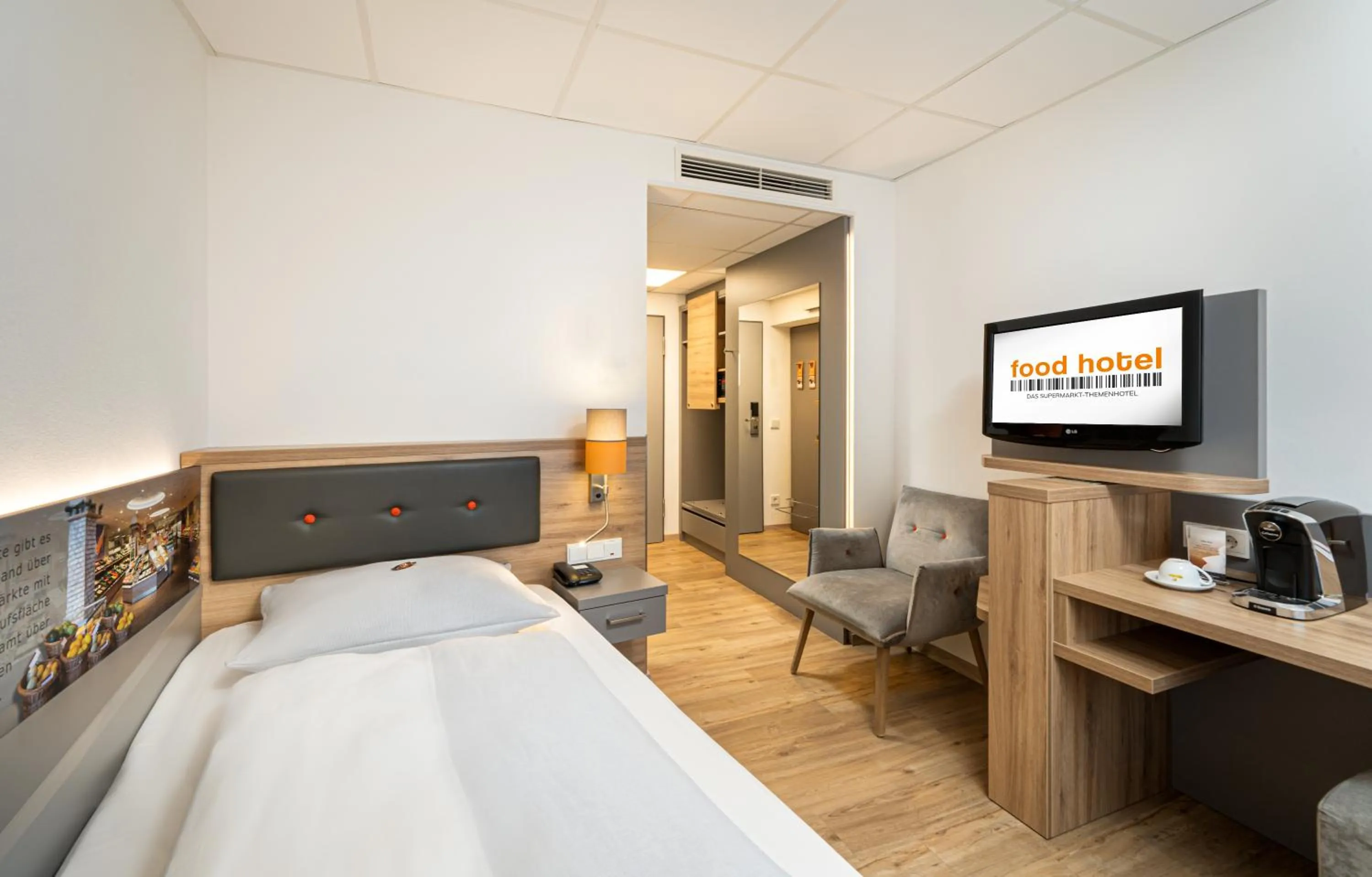 TV and multimedia, Bed in Food Hotel