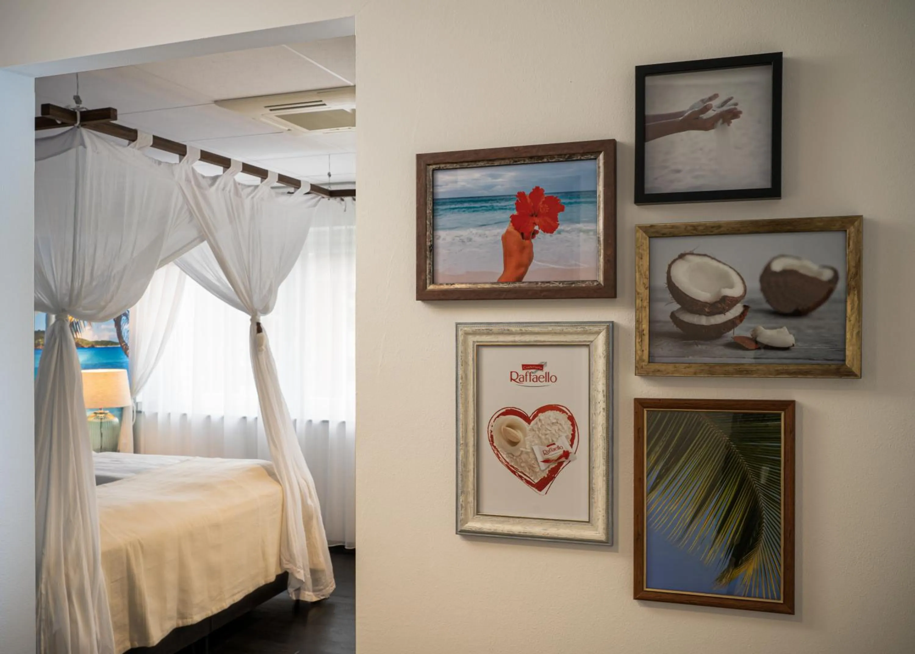 Bedroom, Bed in Food Hotel