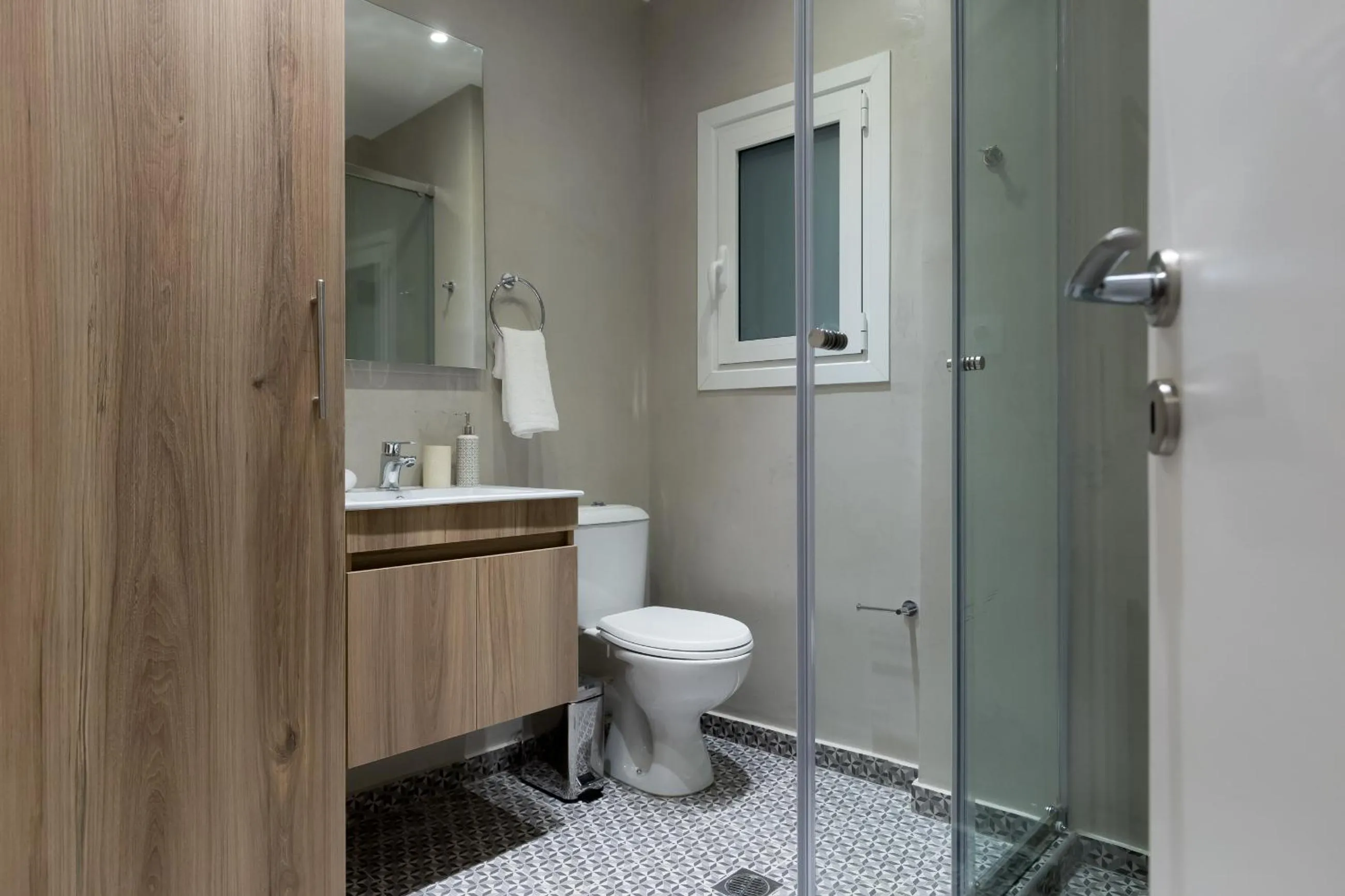 Bathroom in Absolute Athens II