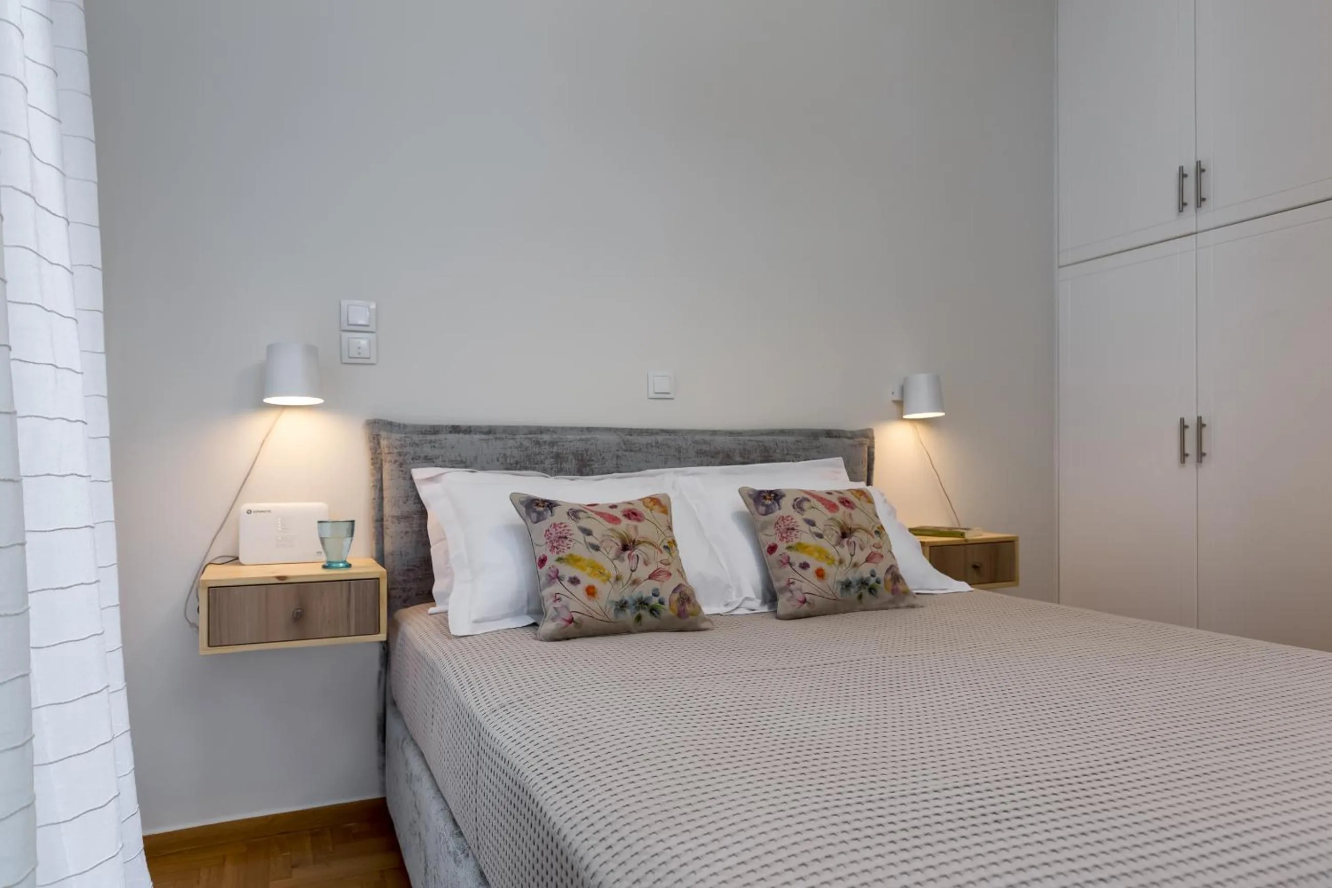 Bedroom, Bed in Absolute Athens II