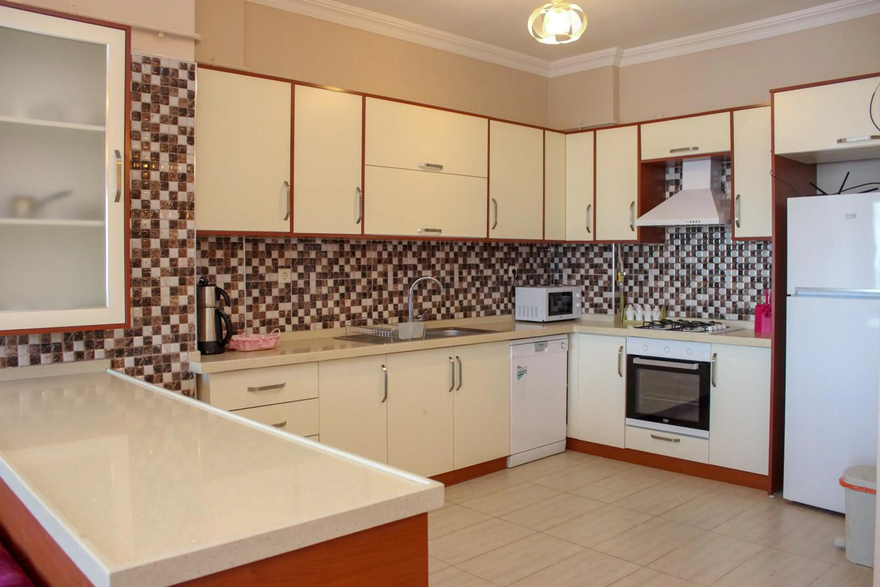 Kitchen or kitchenette in Sawsana Villalari