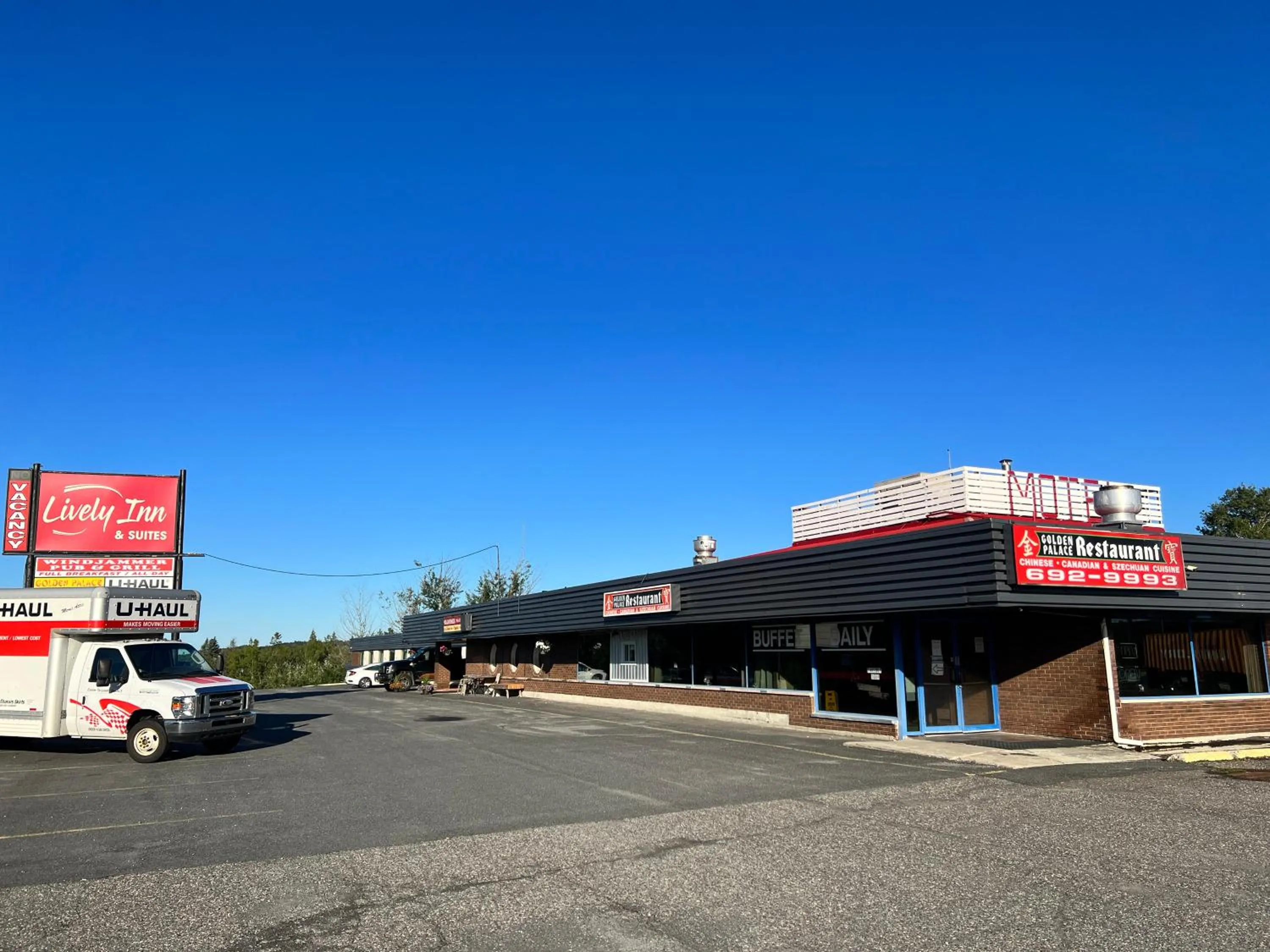 Property building in Lively Inn and Suites - Sudbury