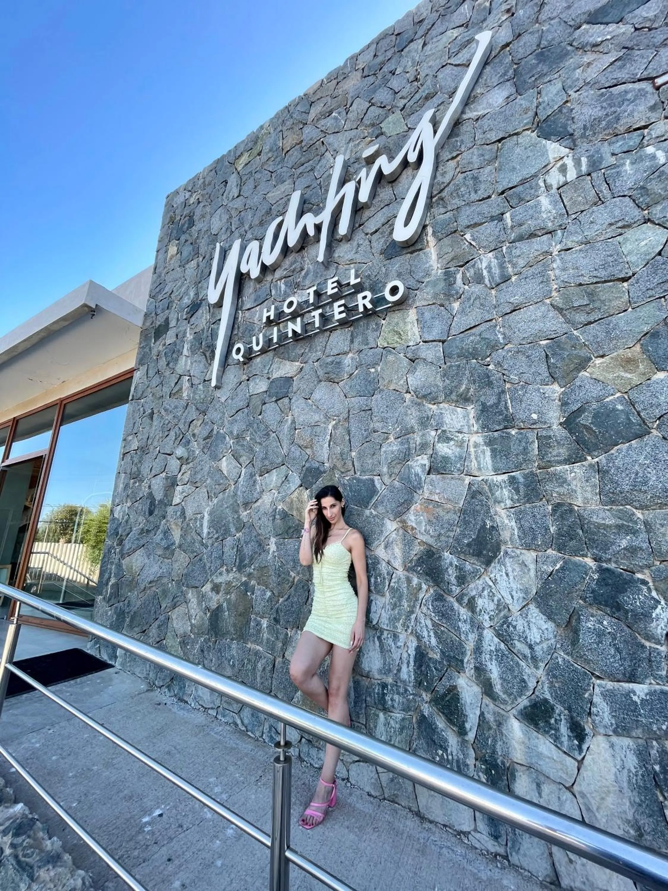 Property building in Yachting Hotel Quintero