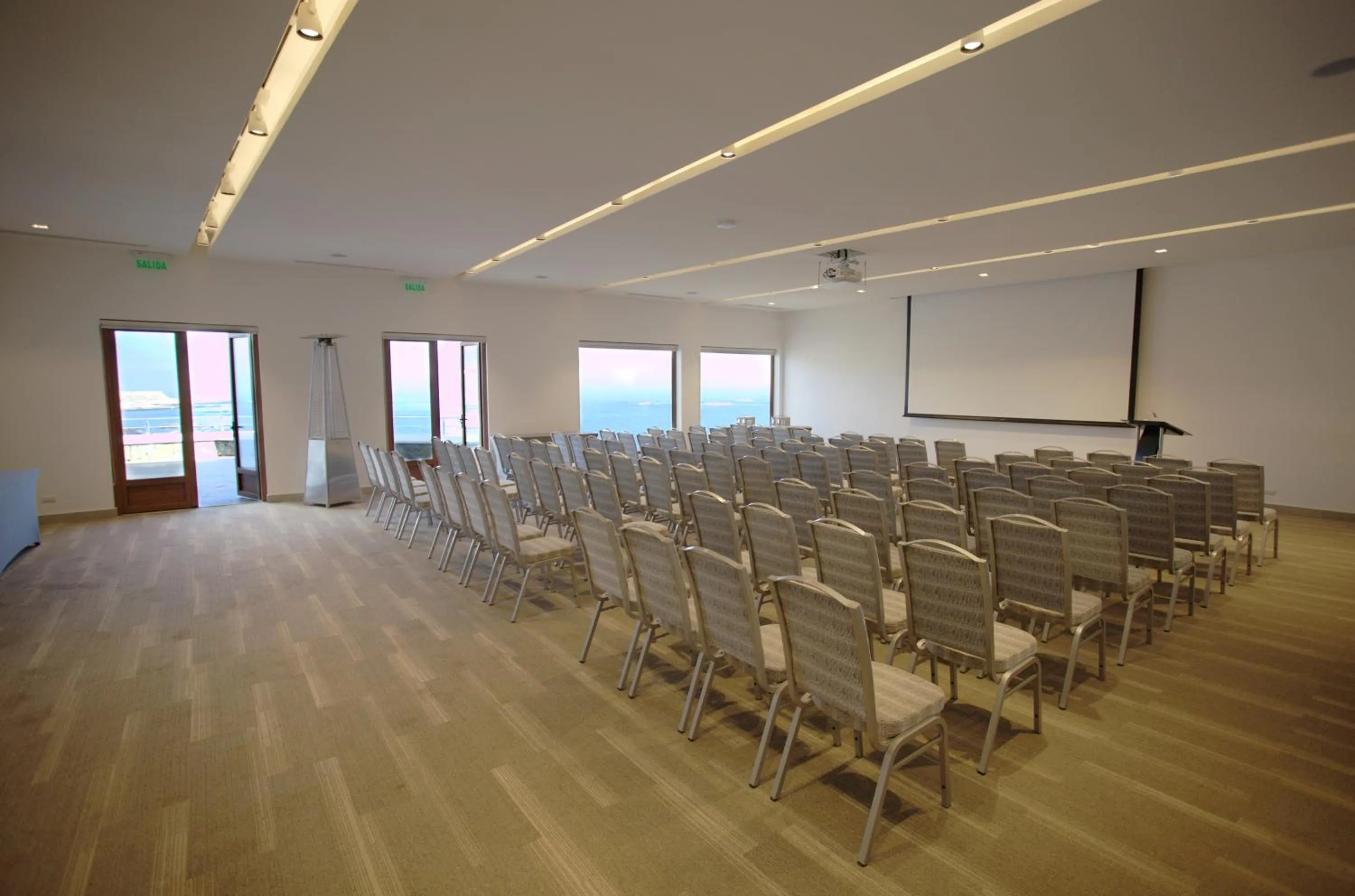 Business facilities in Yachting Hotel Quintero