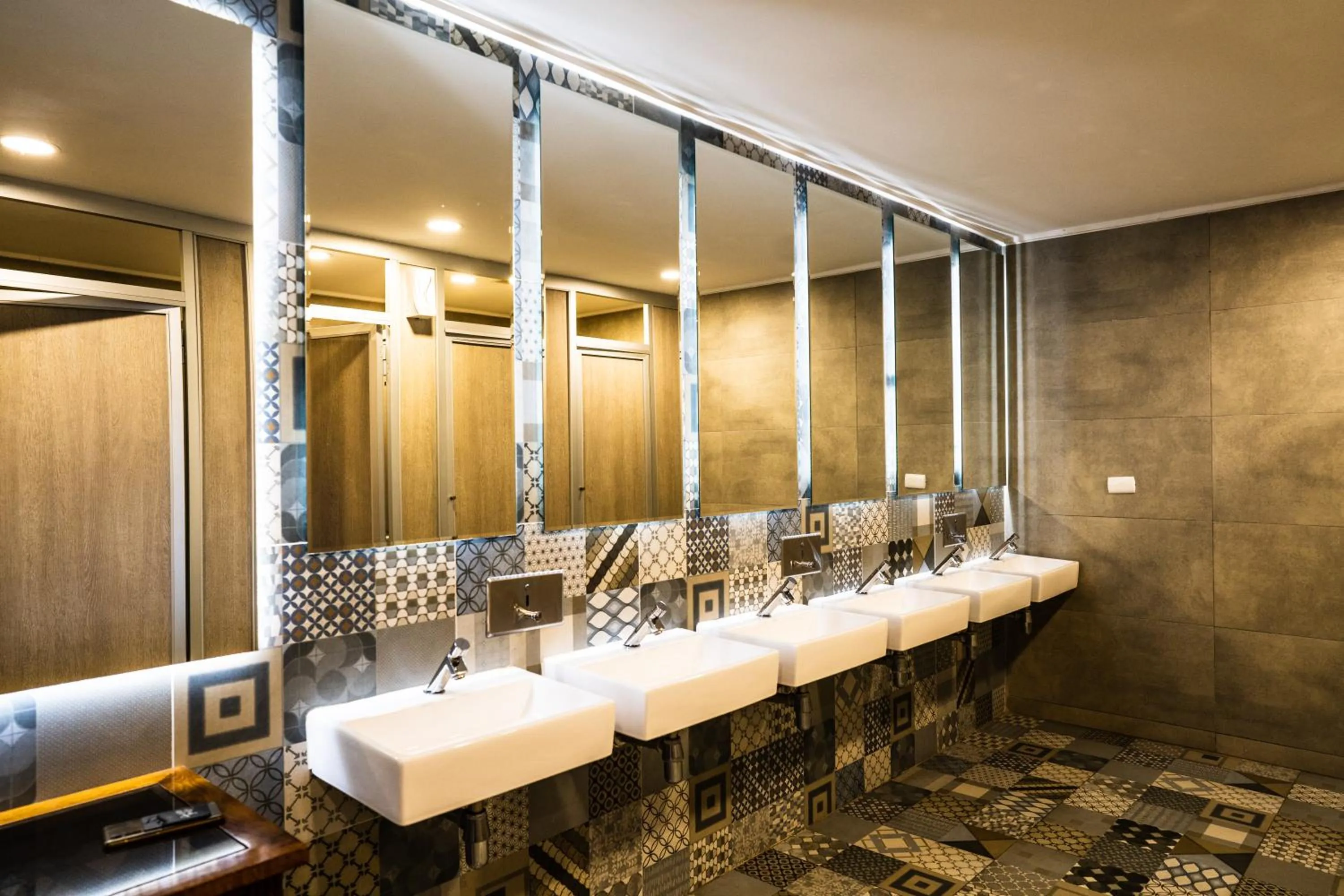 Public Bath in Yachting Hotel Quintero