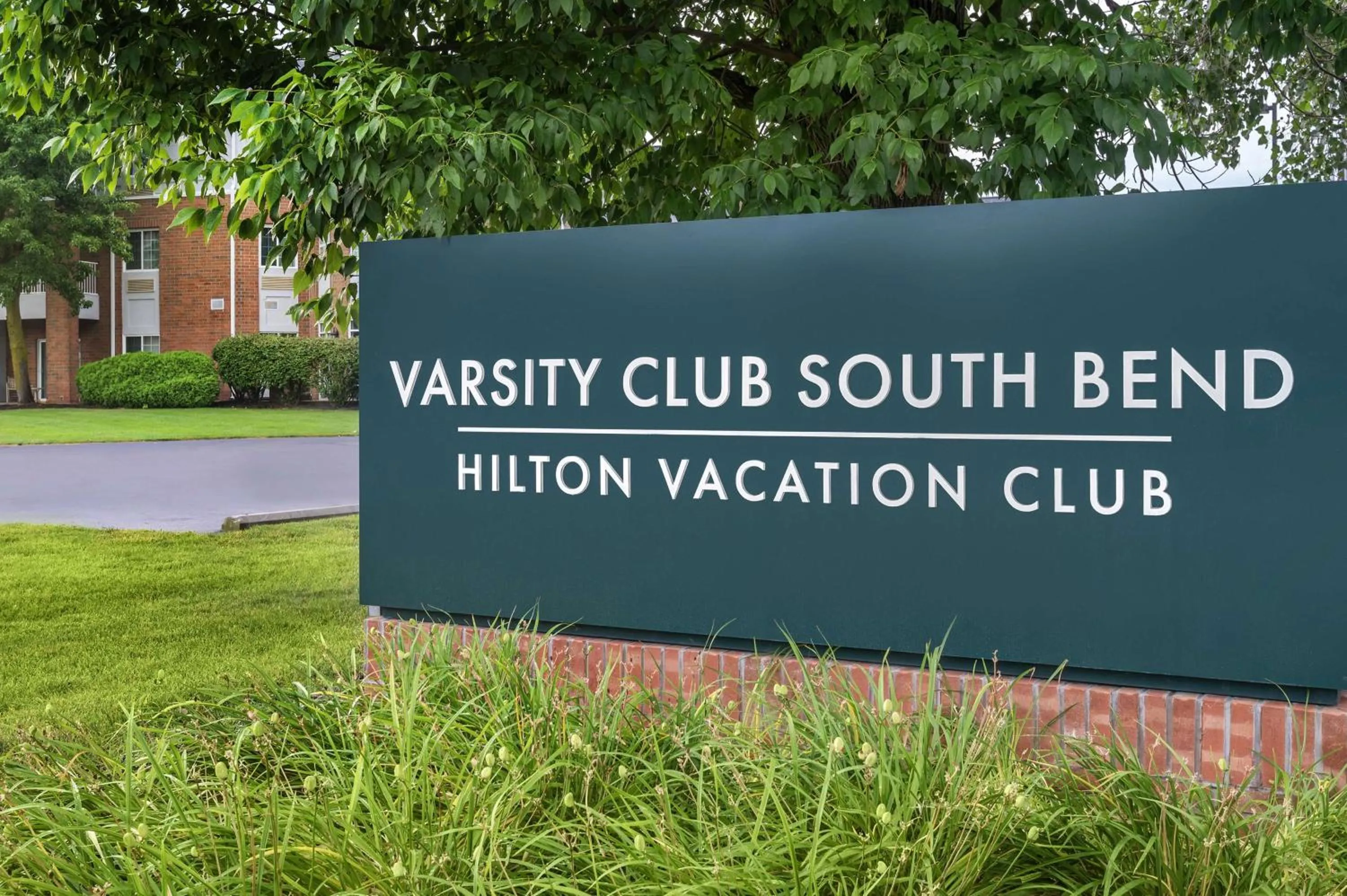 Property building in Hilton Vacation Club Varsity Club South Bend, IN