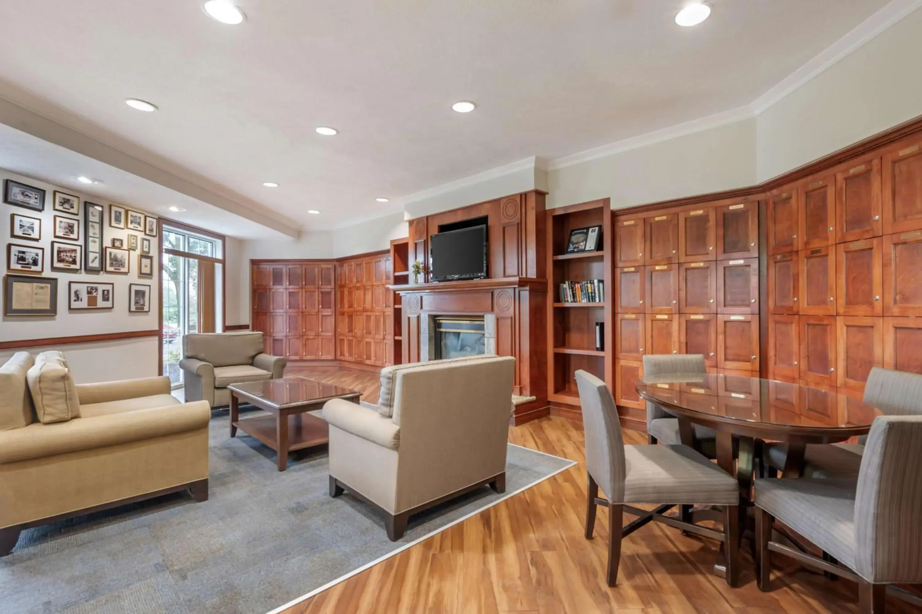 Property building in Hilton Vacation Club Varsity Club South Bend, IN Property building in Hilton Vacation Club Varsity Club South Bend, IN