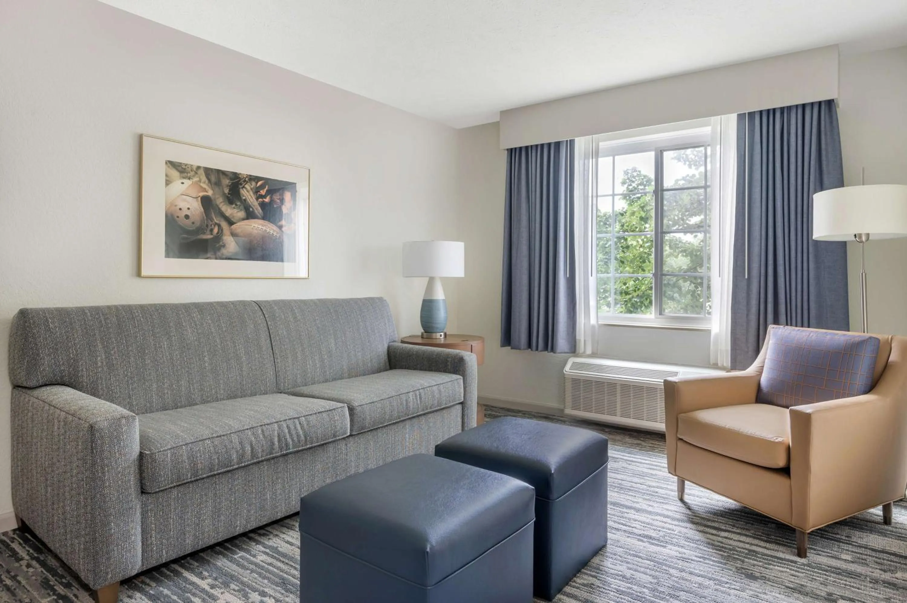 Living room in Hilton Vacation Club Varsity Club South Bend, IN