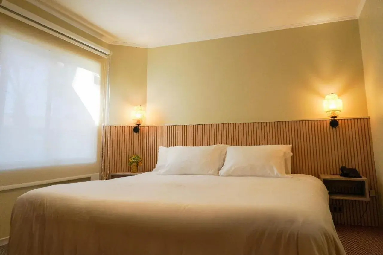 Photo of the whole room, Bed in Hotel Serena Suite Photo of the whole room, Bed in Hotel Serena Suite