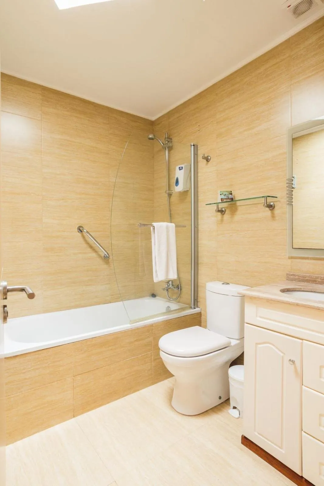 Shower in Hotel Serena Suite