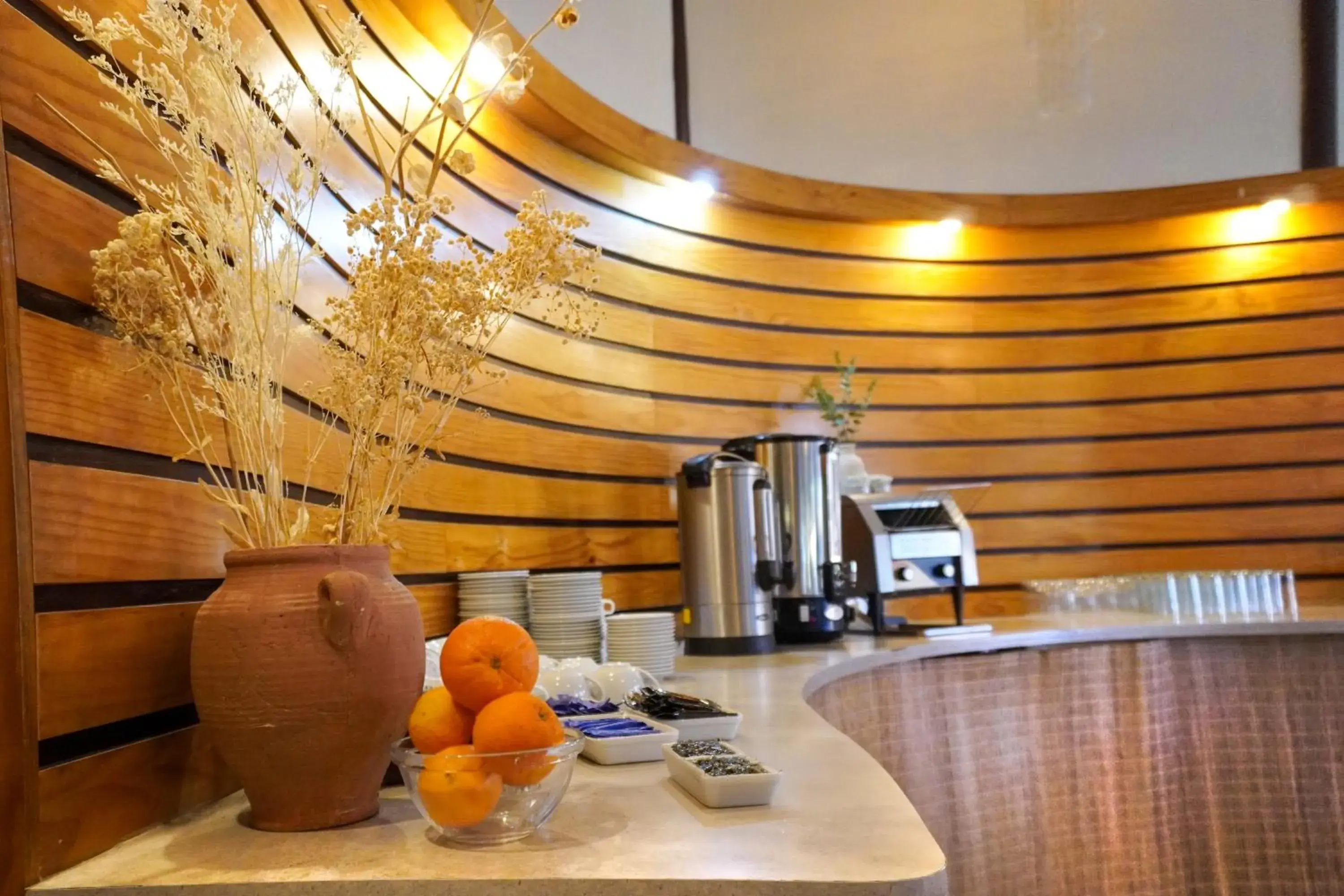 Restaurant/places to eat in Hotel Serena Suite Restaurant/places to eat in Hotel Serena Suite