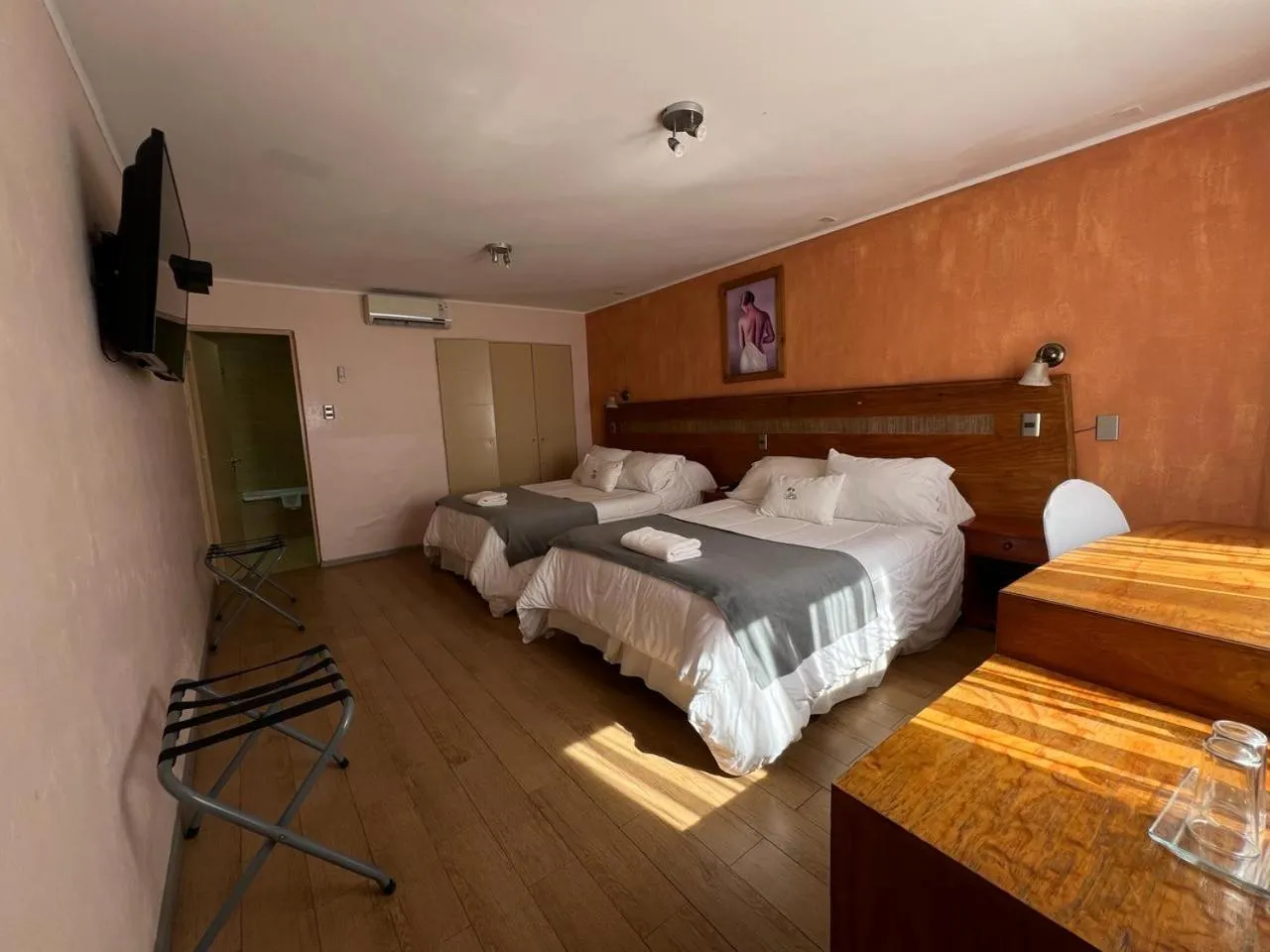 Photo of the whole room, Bed in Hotel Serena Suite