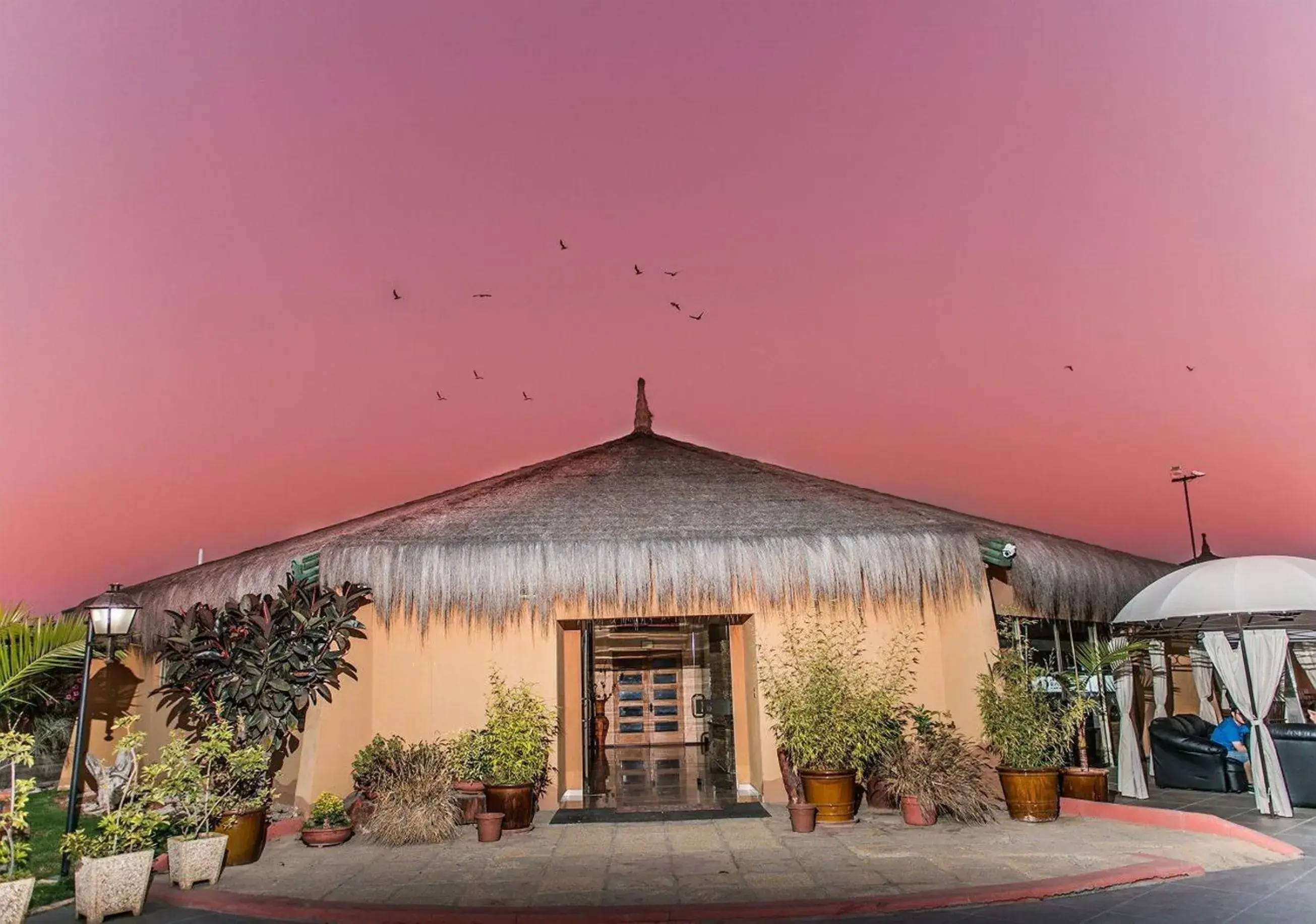 Facade/entrance in Hotel Serena Suite Facade/entrance in Hotel Serena Suite