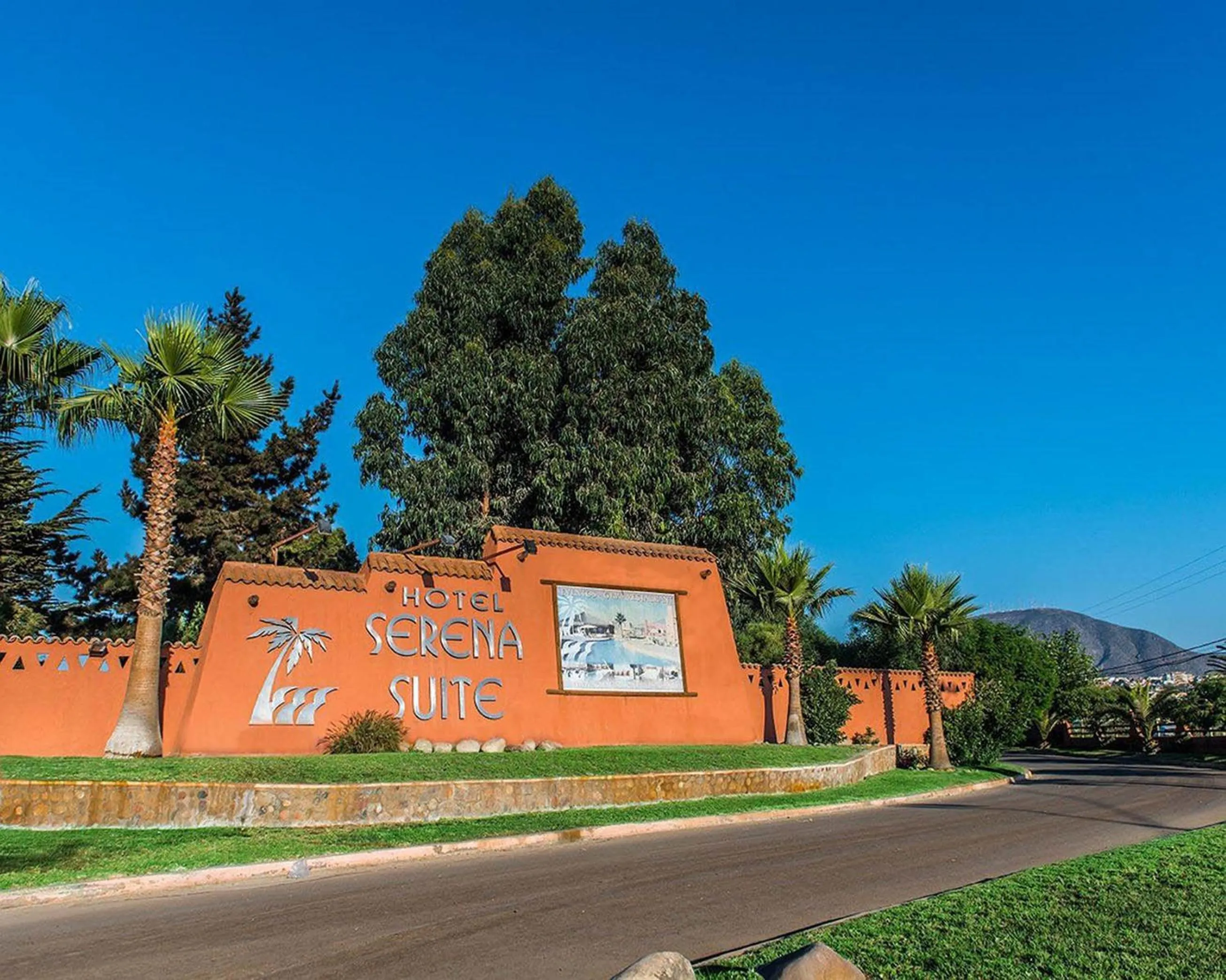 Facade/entrance in Hotel Serena Suite