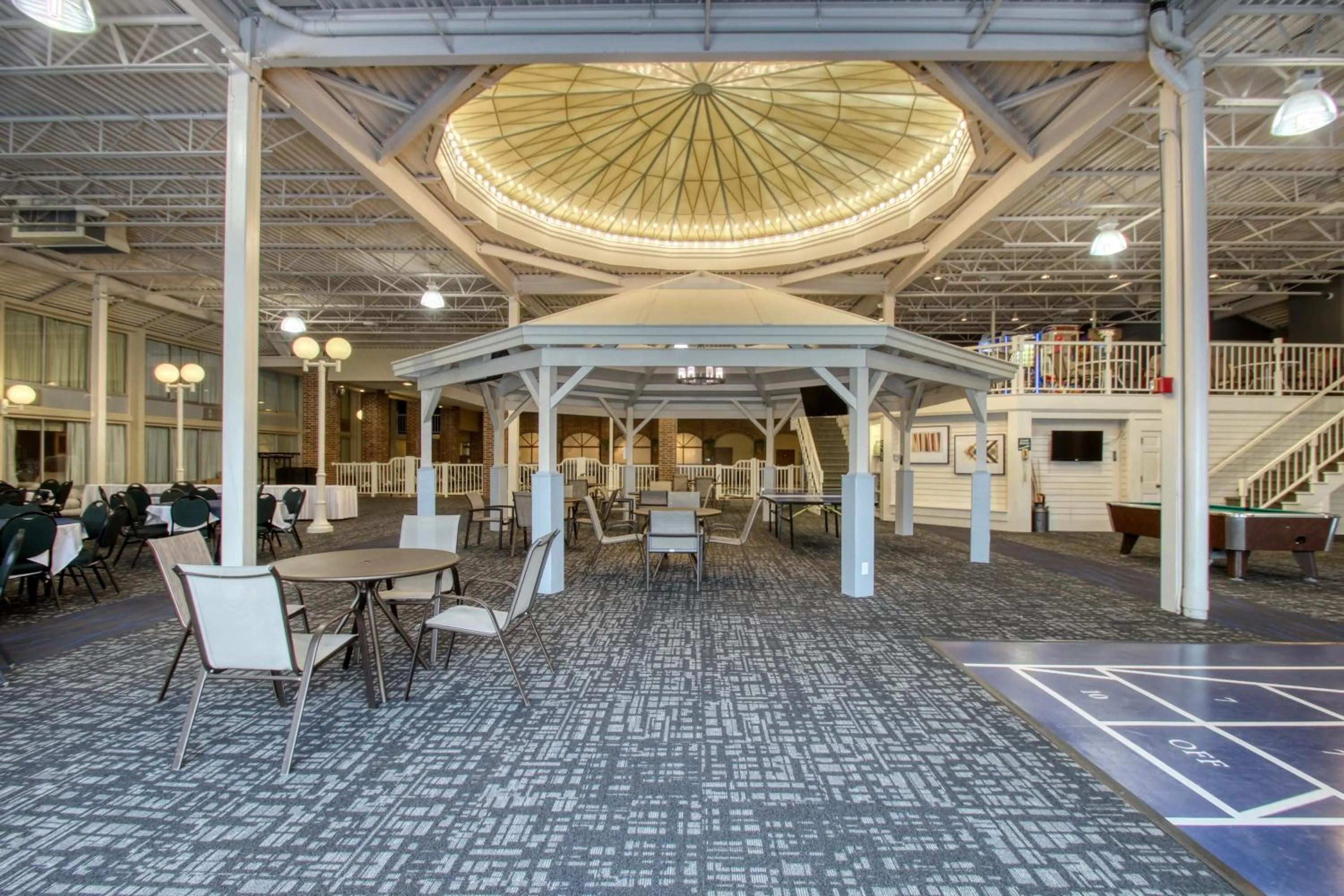 Swimming pool in Radisson Hotel and Conference Center Fond du Lac