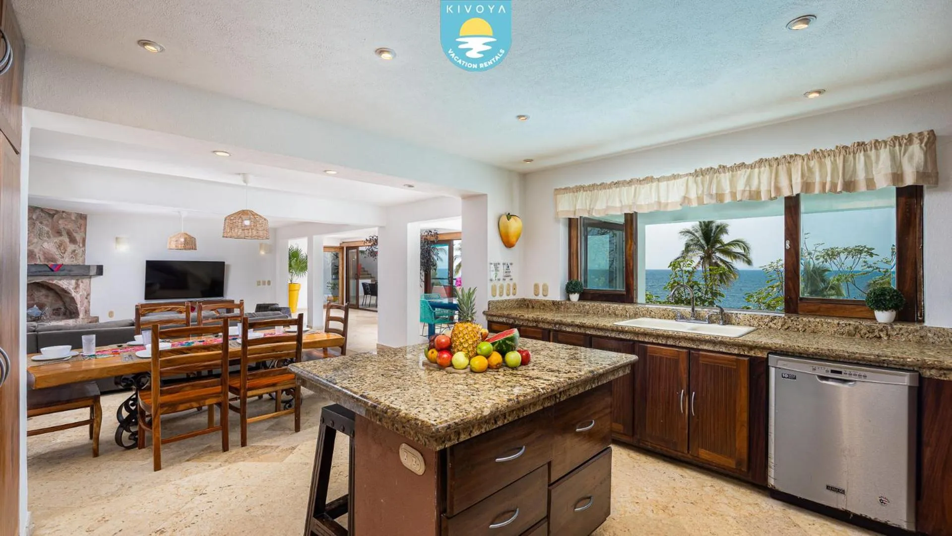 Kitchen or kitchenette in Casa Bahía Linda by Kivoya