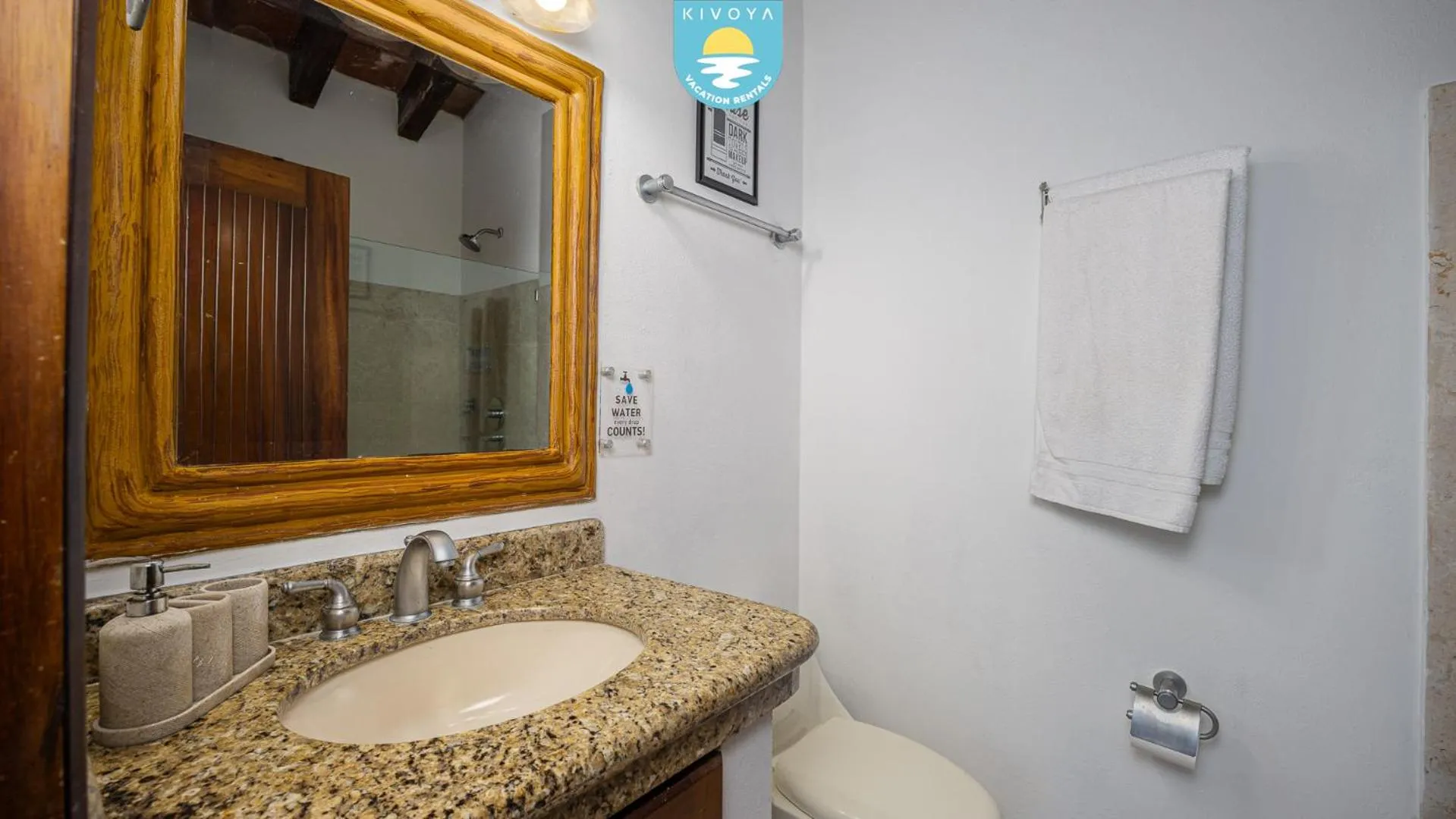 Bathroom in Casa Bahía Linda by Kivoya