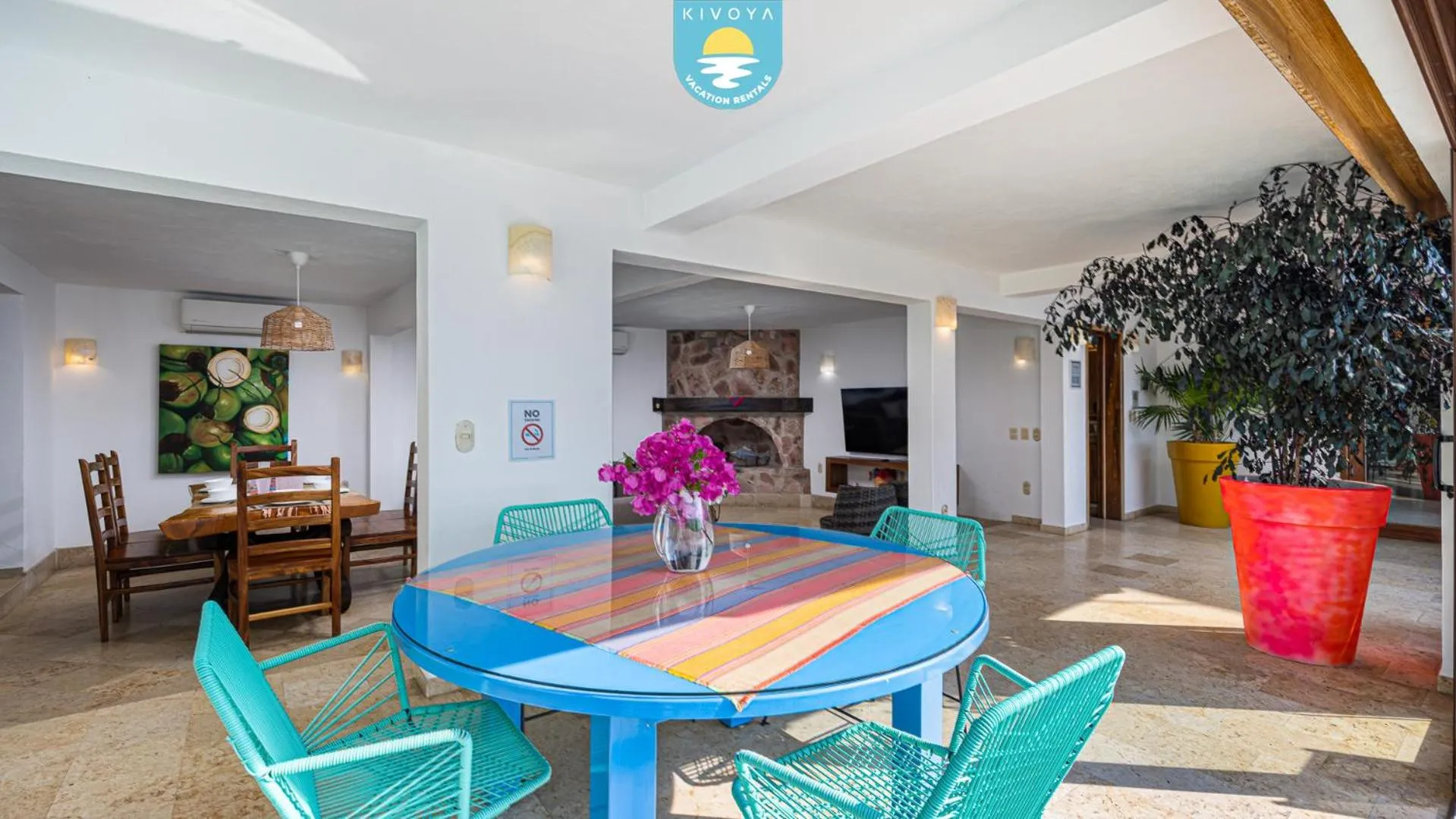 Seating area in Casa Bahía Linda by Kivoya