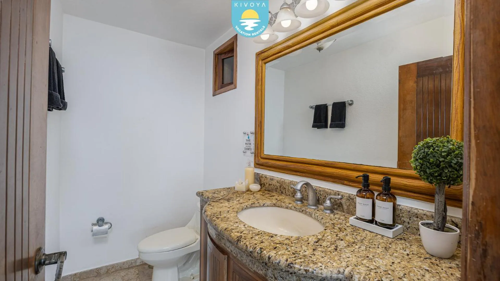 Bathroom in Casa Bahía Linda by Kivoya