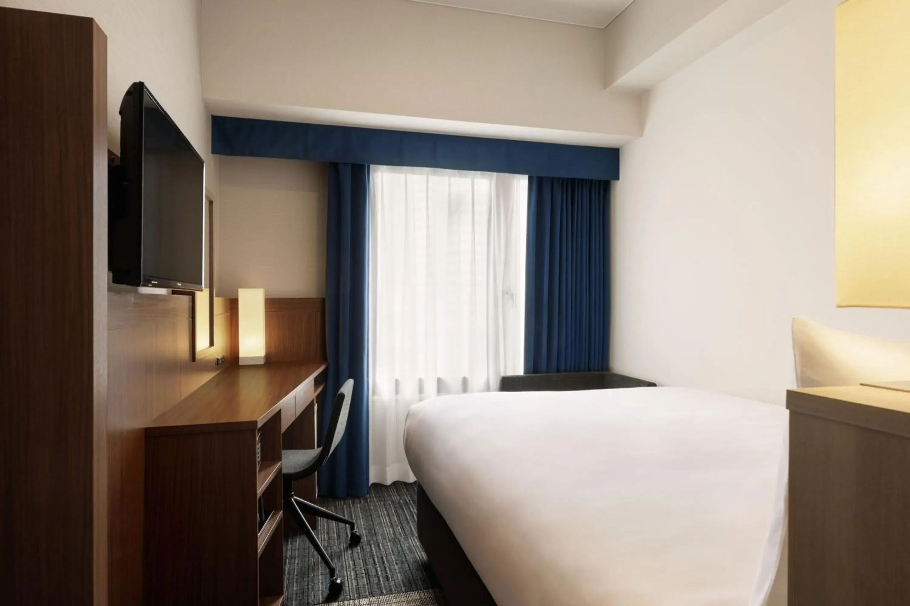 Photo of the whole room, Bed in Four Points Flex by Sheraton Osaka Umeda Photo of the whole room, Bed in Four Points Flex by Sheraton Osaka Umeda
