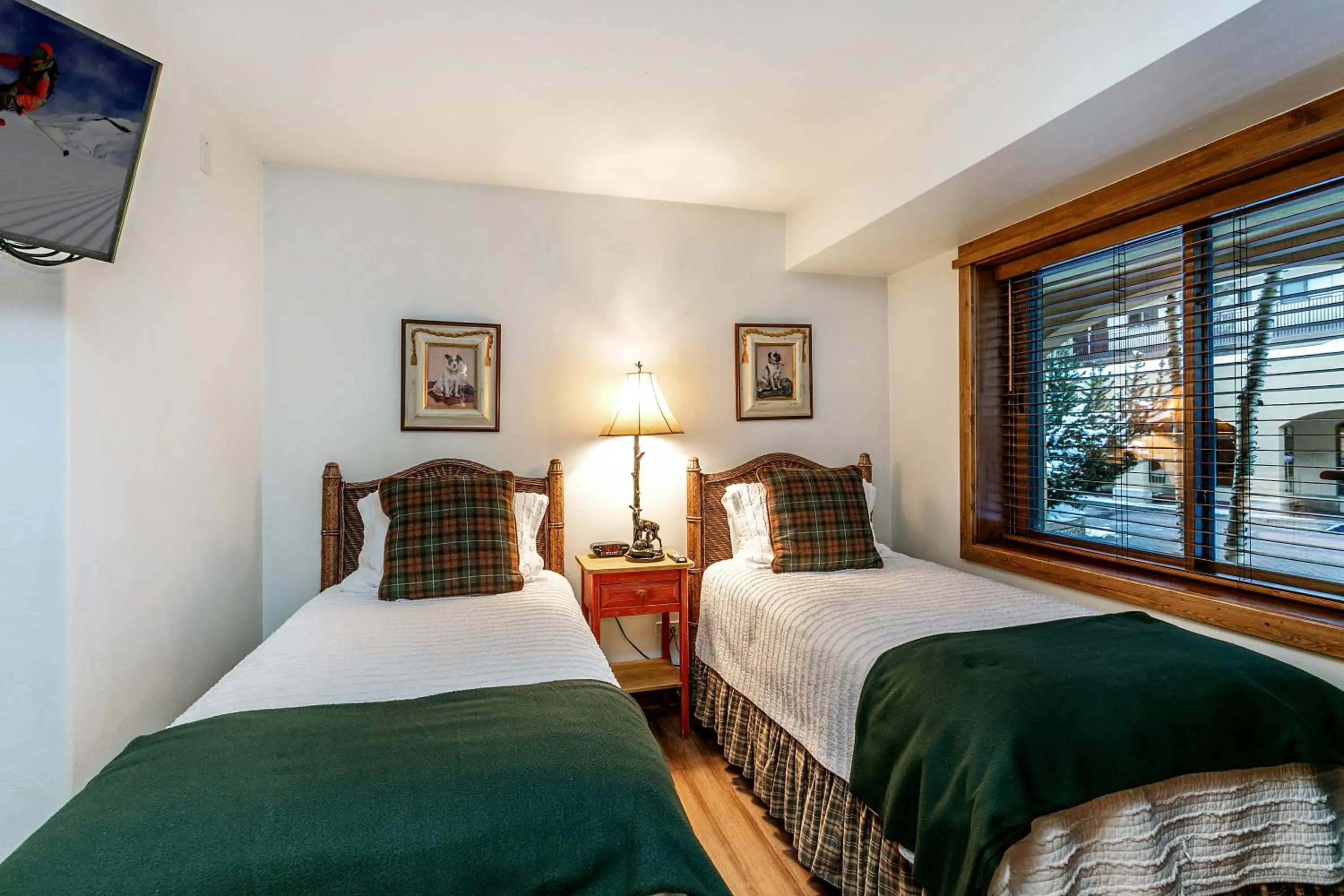 Photo of the whole room, Bed in Antlers at Vail Resort Photo of the whole room, Bed in Antlers at Vail Resort
