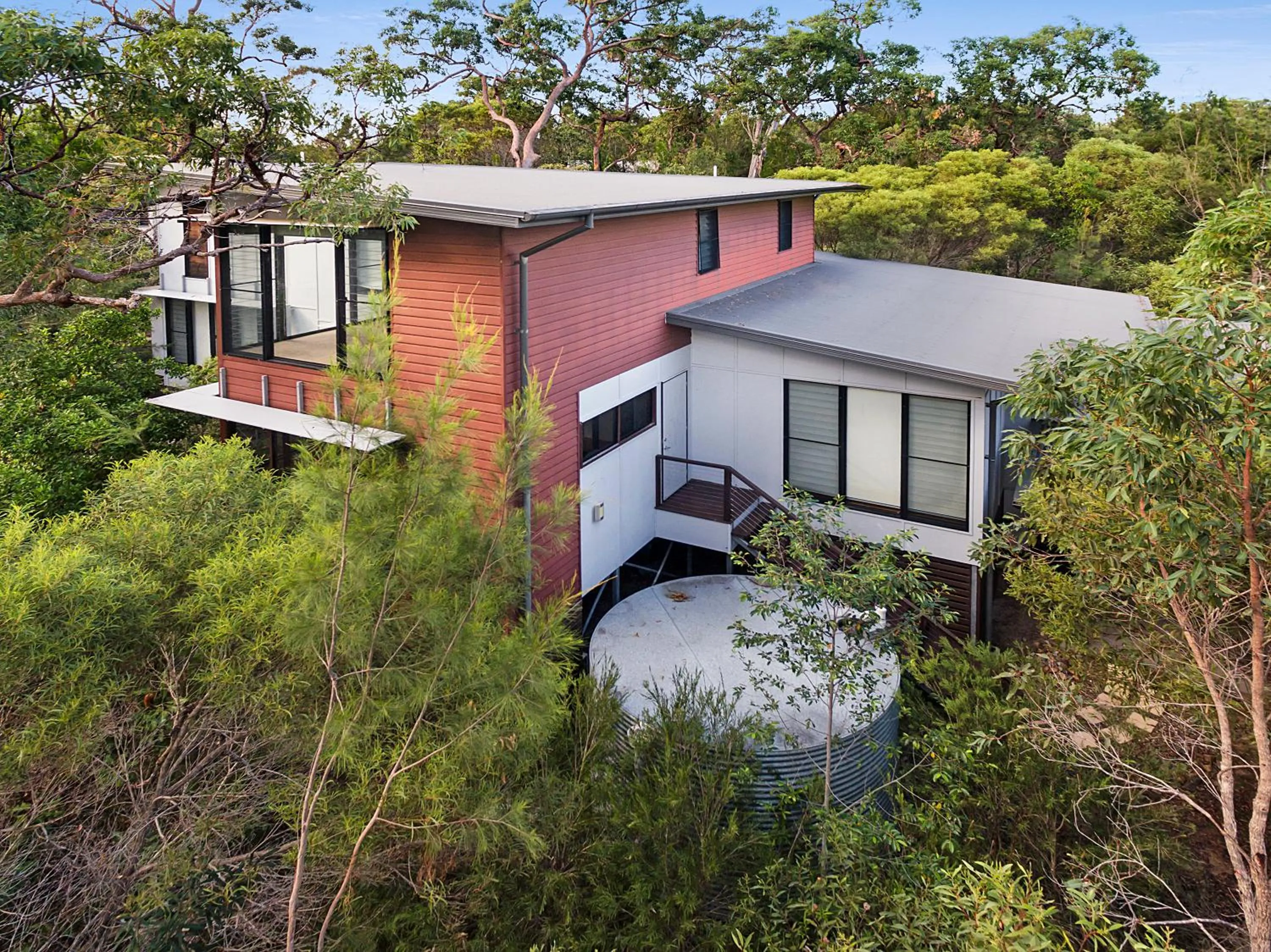 Property building in Beach Road Holiday Homes